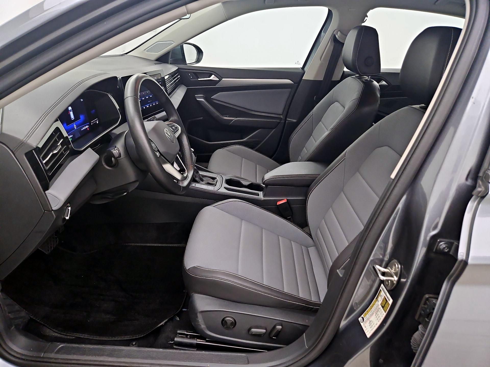 Thumbnail: 2025 Volkswagen Jetta - 11