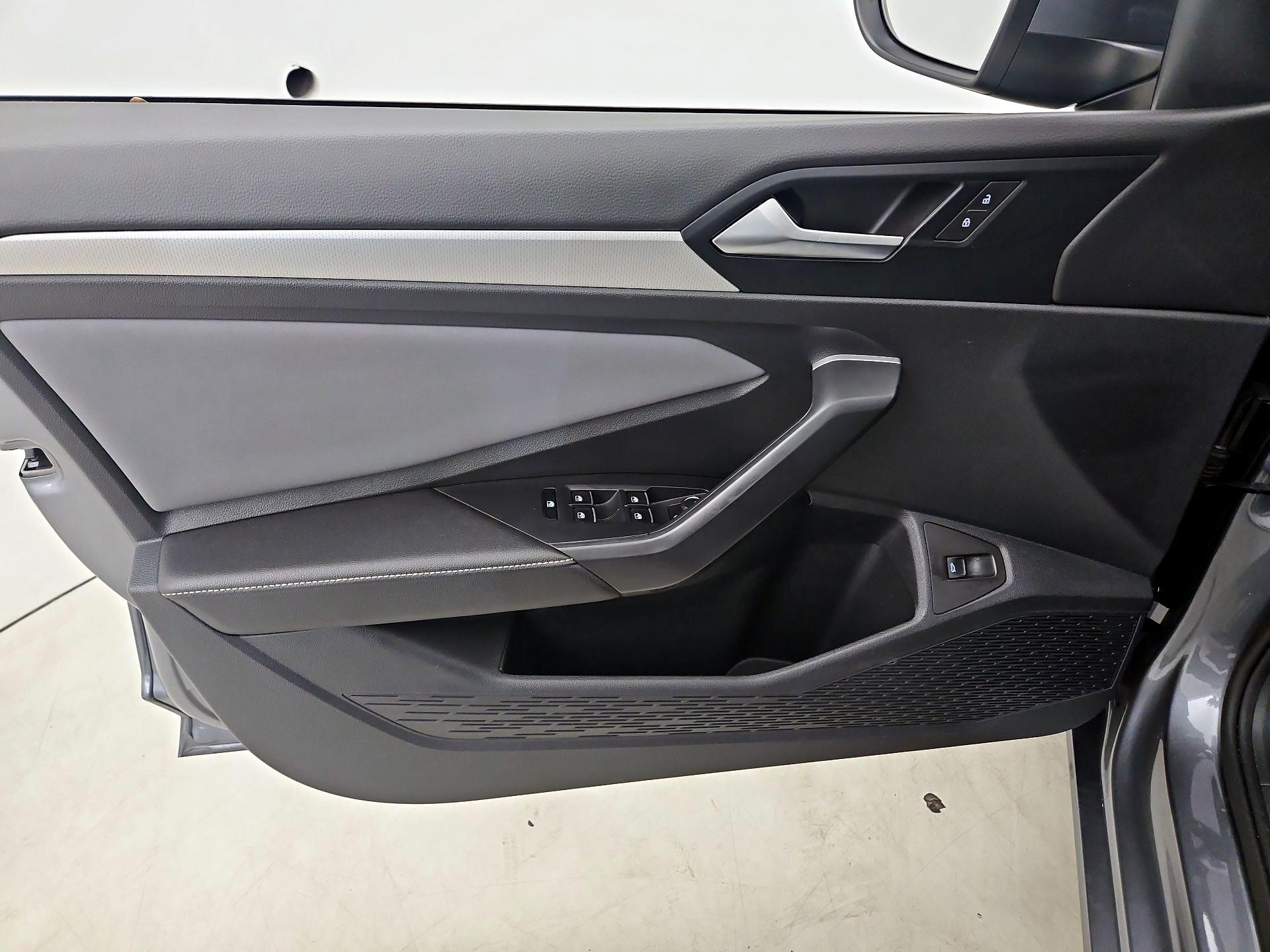 Thumbnail: 2025 Volkswagen Jetta - 12