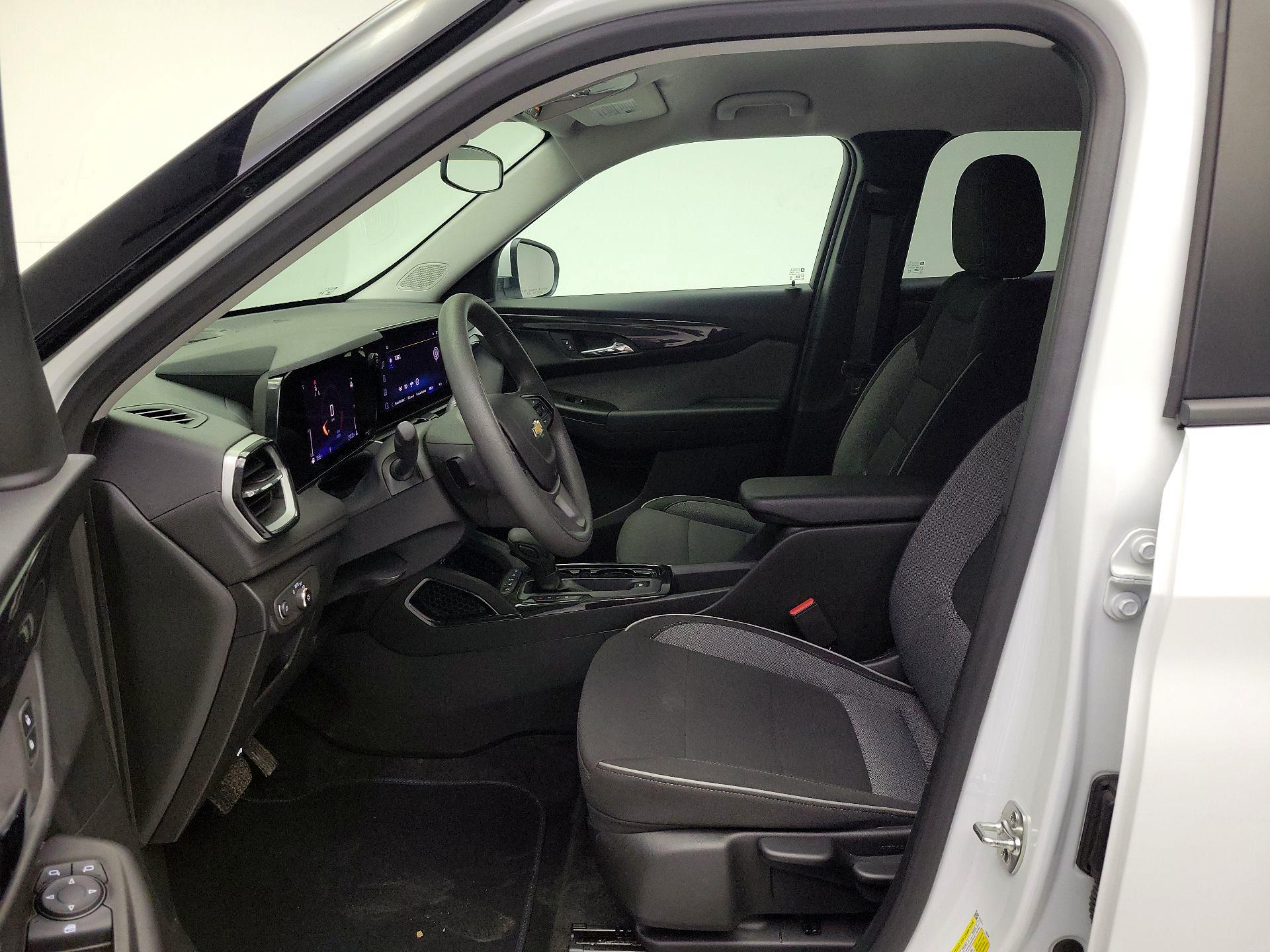 Thumbnail: 2025 Chevrolet TrailBlazer - 11