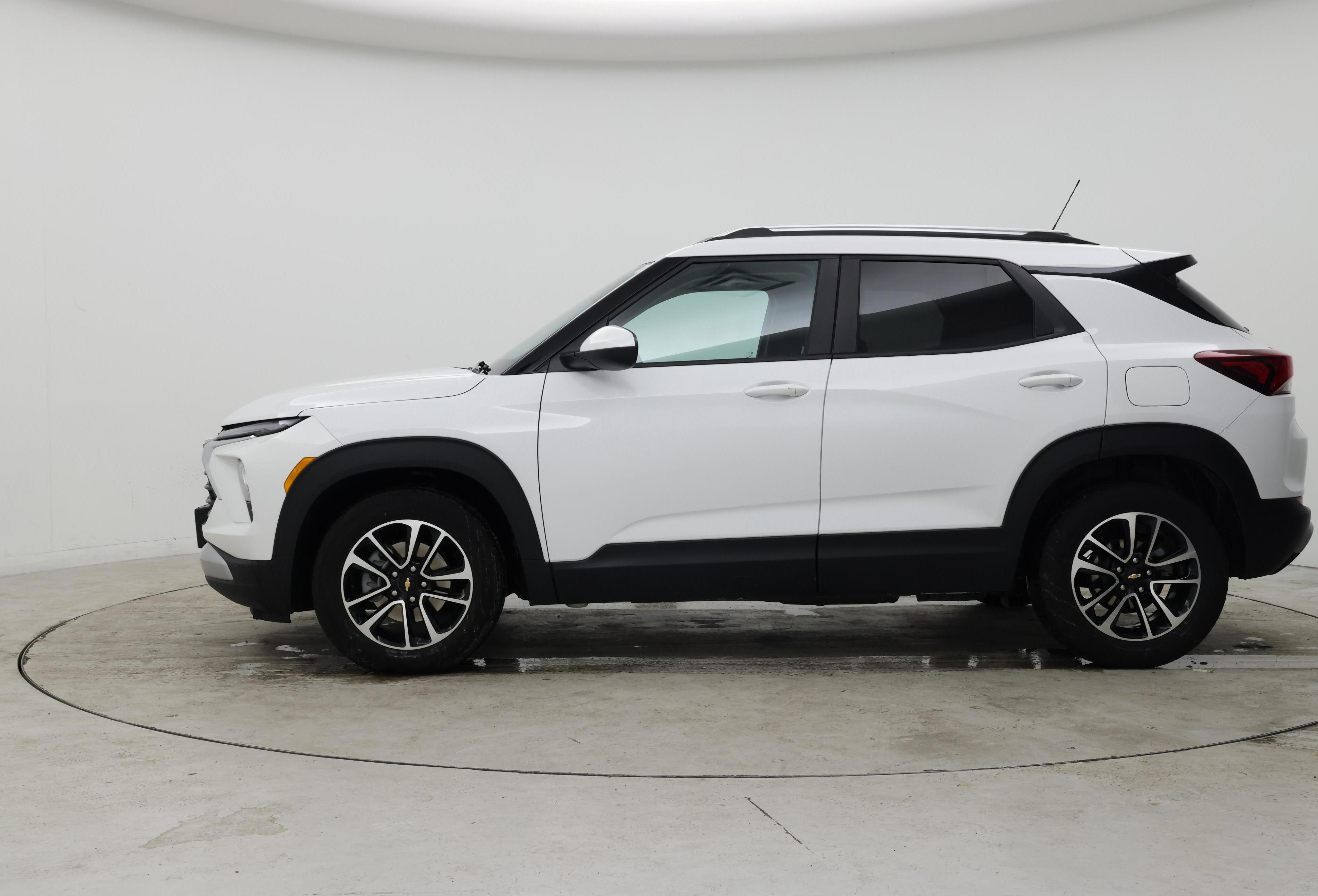 Thumbnail: 2025 Chevrolet TrailBlazer - 3