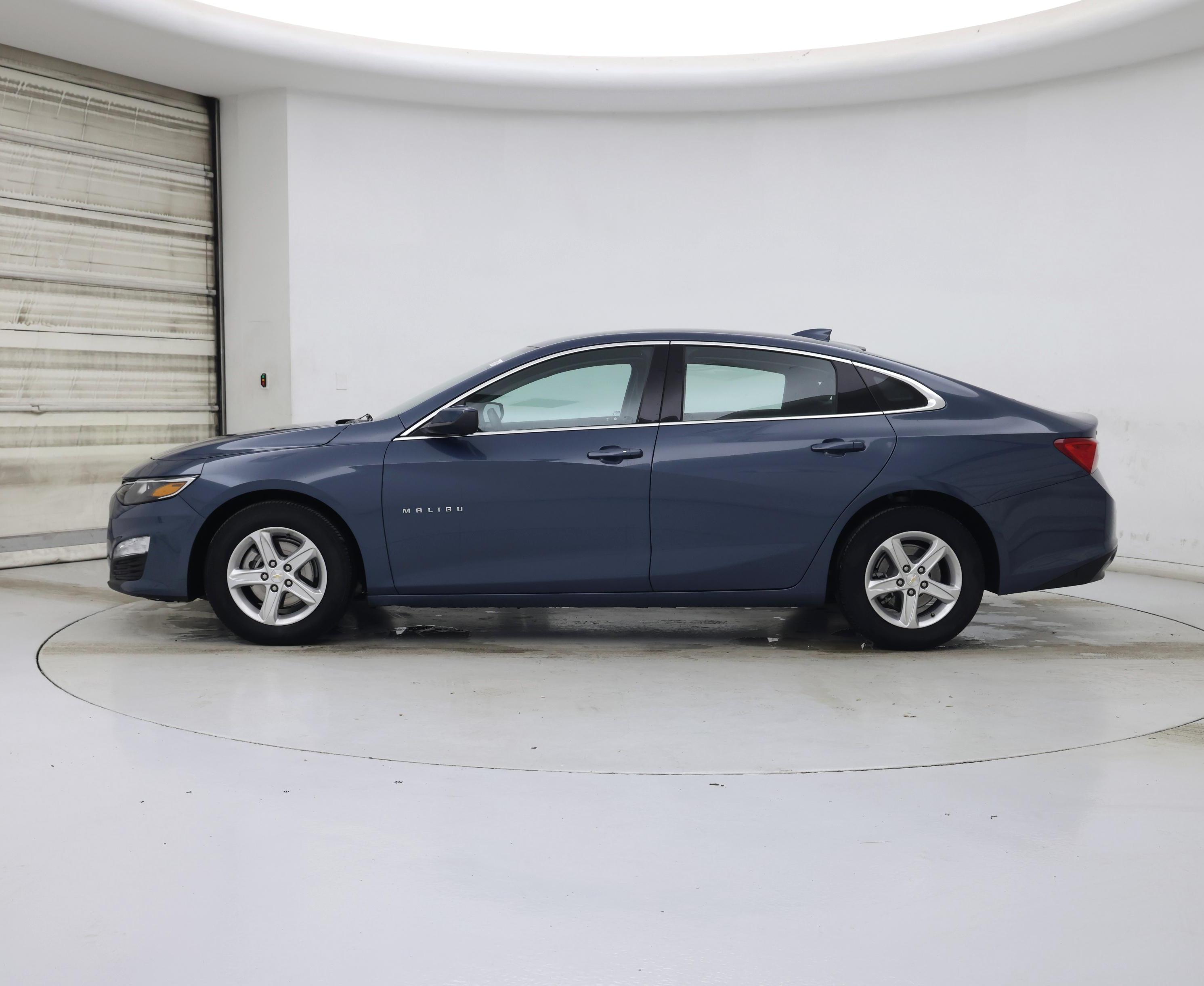 Thumbnail: 2024 Chevrolet Malibu - 3