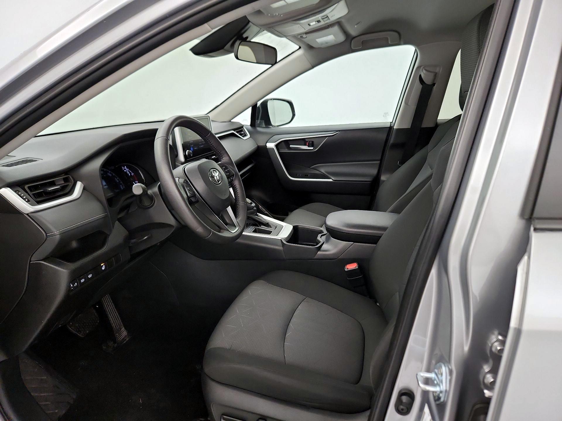 Thumbnail: 2025 Toyota RAV4 - 11