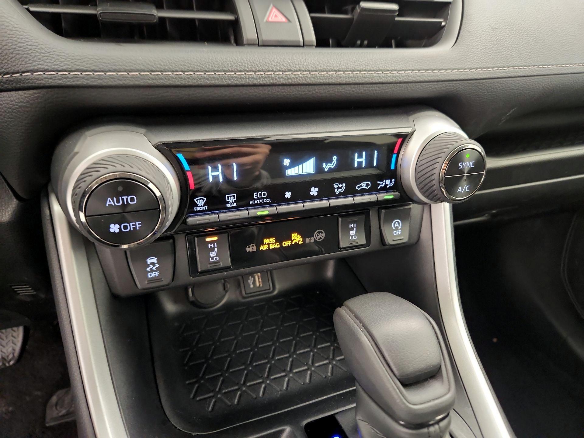 Thumbnail: 2025 Toyota RAV4 - 16