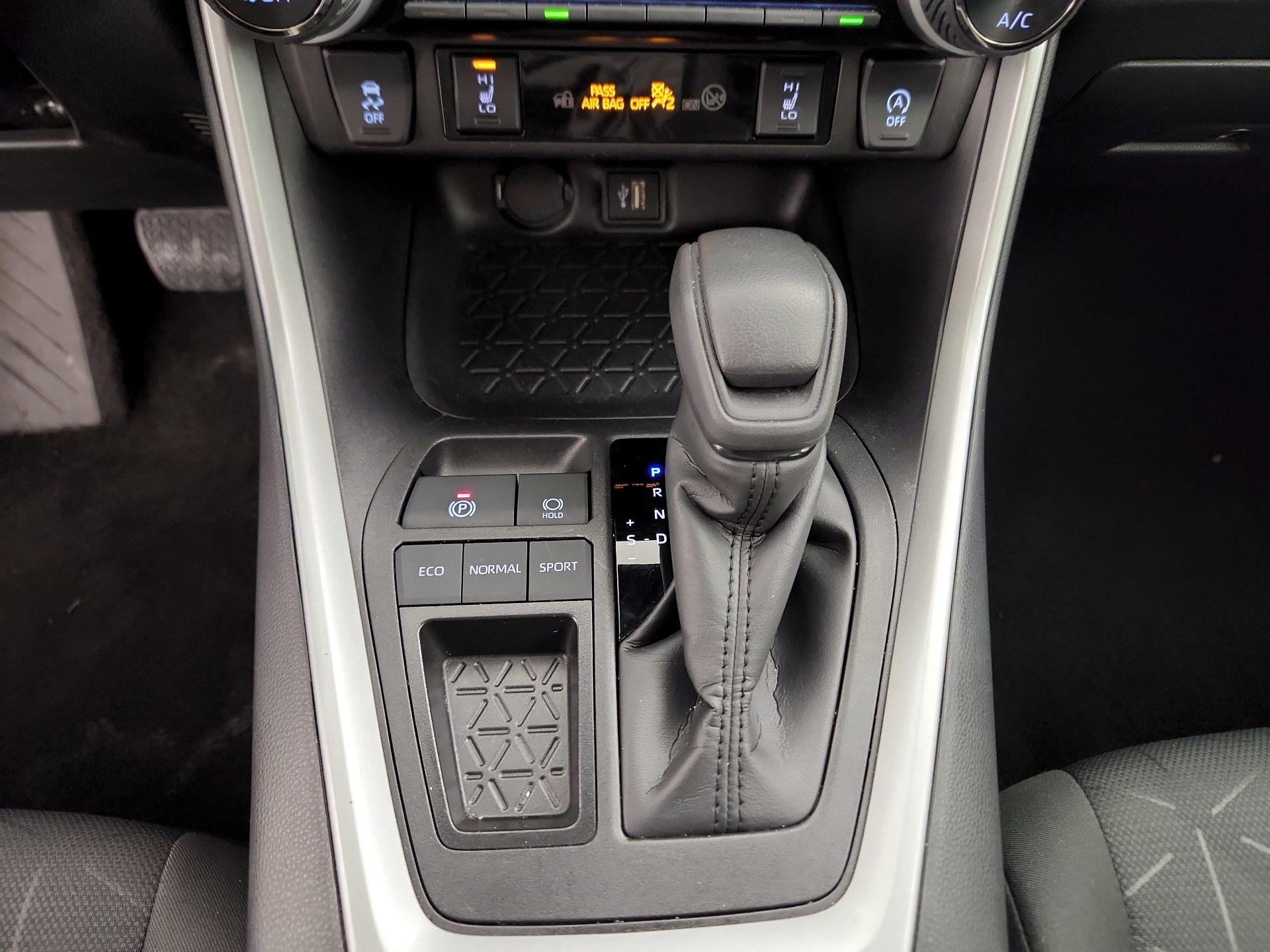 Thumbnail: 2025 Toyota RAV4 - 17