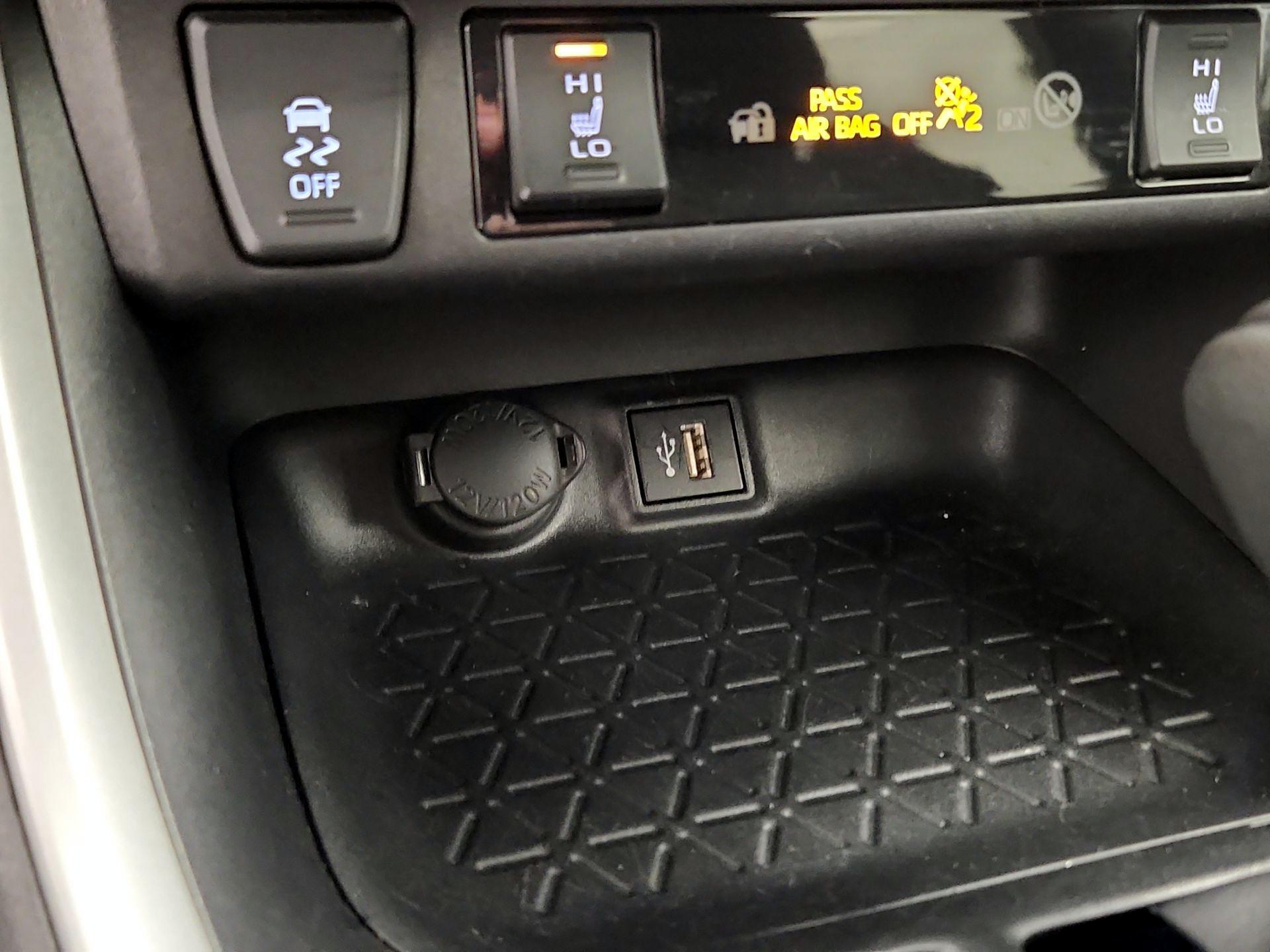 Thumbnail: 2025 Toyota RAV4 - 18