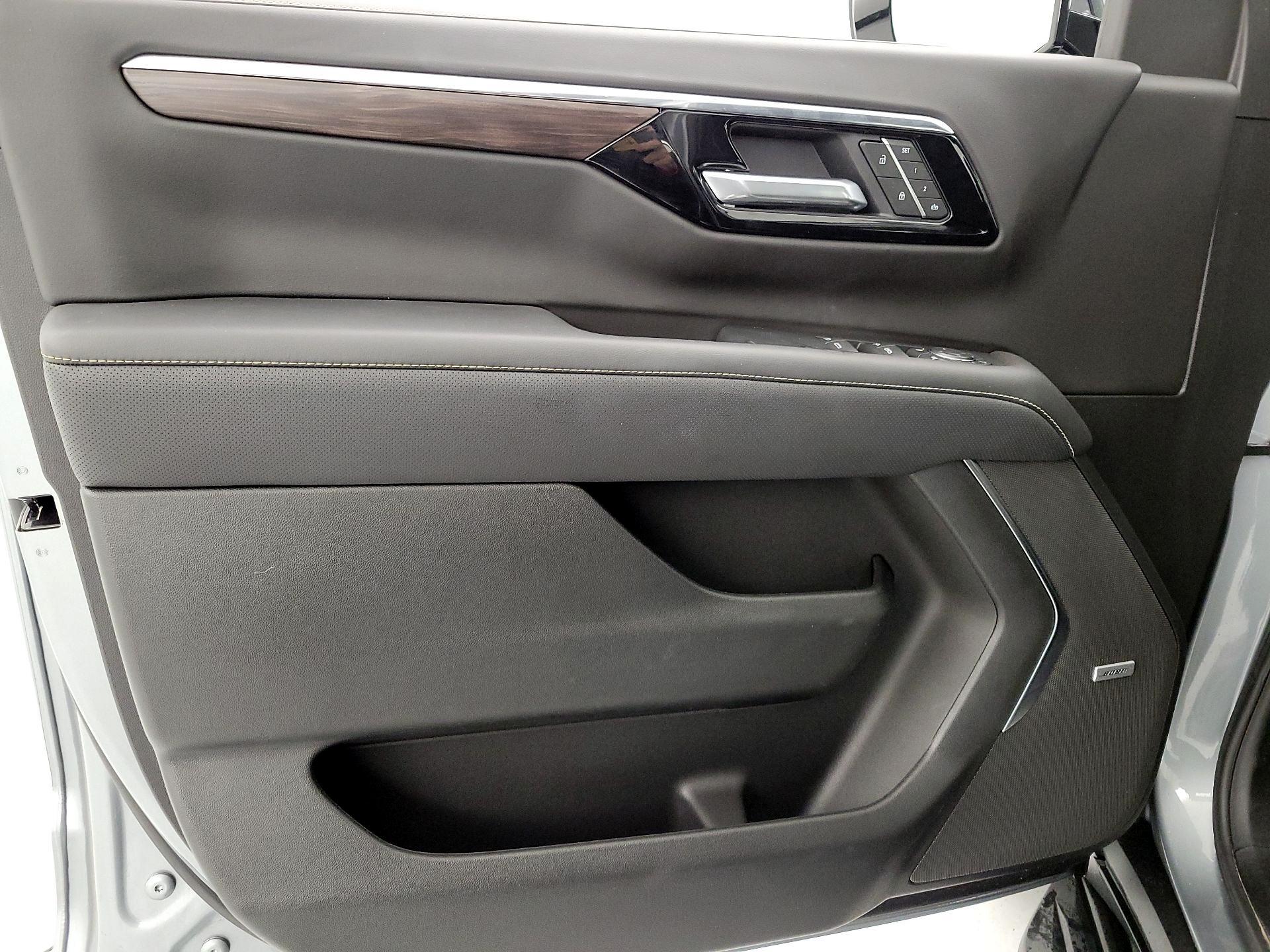 Thumbnail: 2025 Chevrolet Tahoe - 12