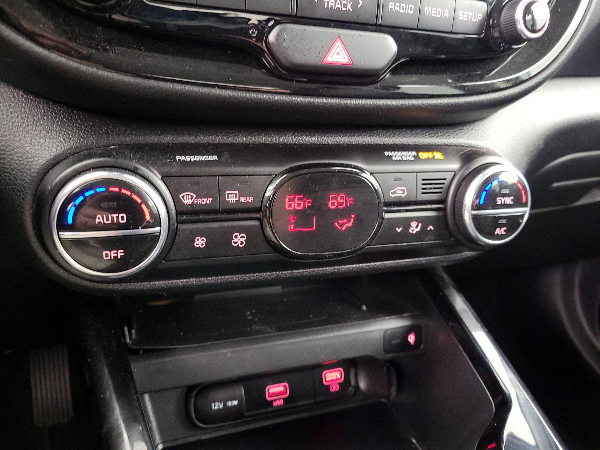 Thumbnail: 2020 Kia Soul - 17