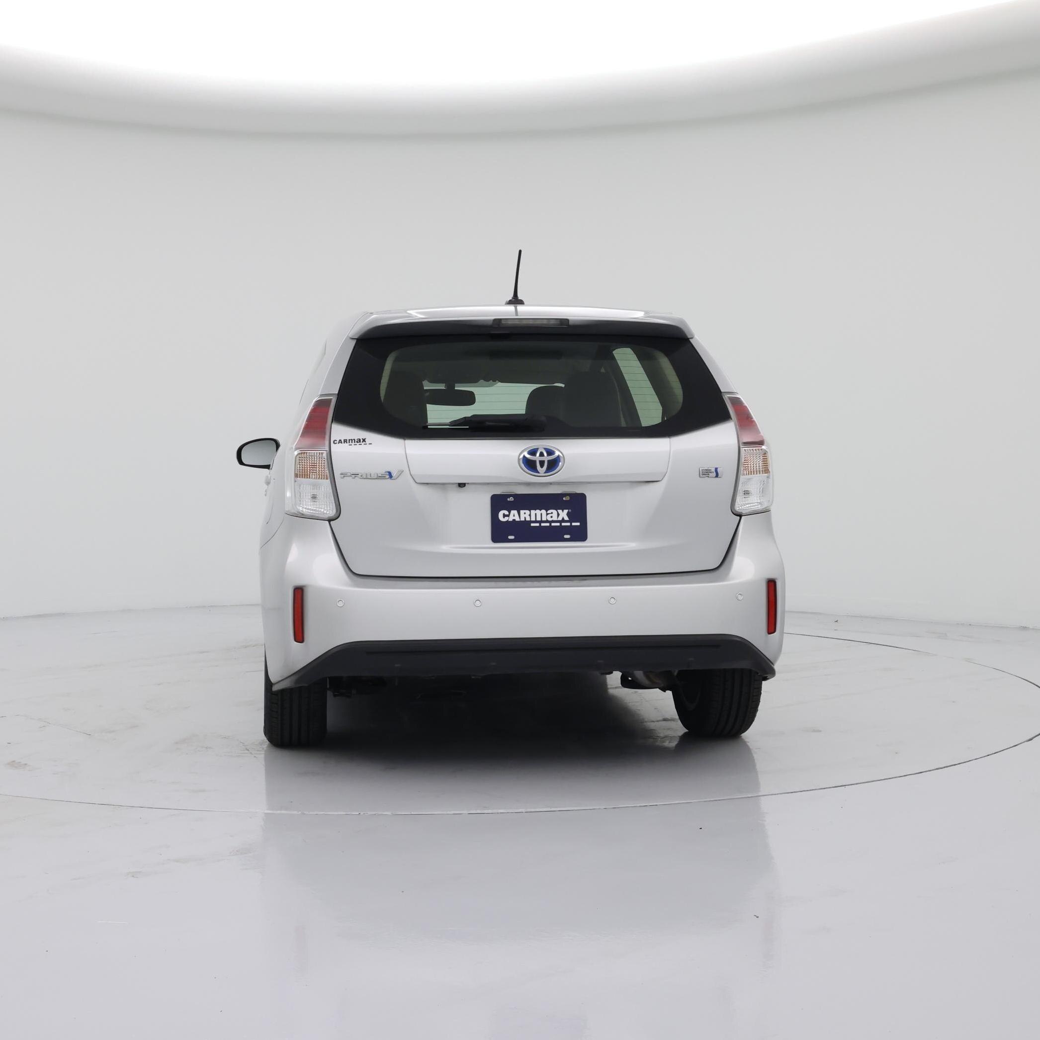 Thumbnail: 2016 Toyota Prius v - 6