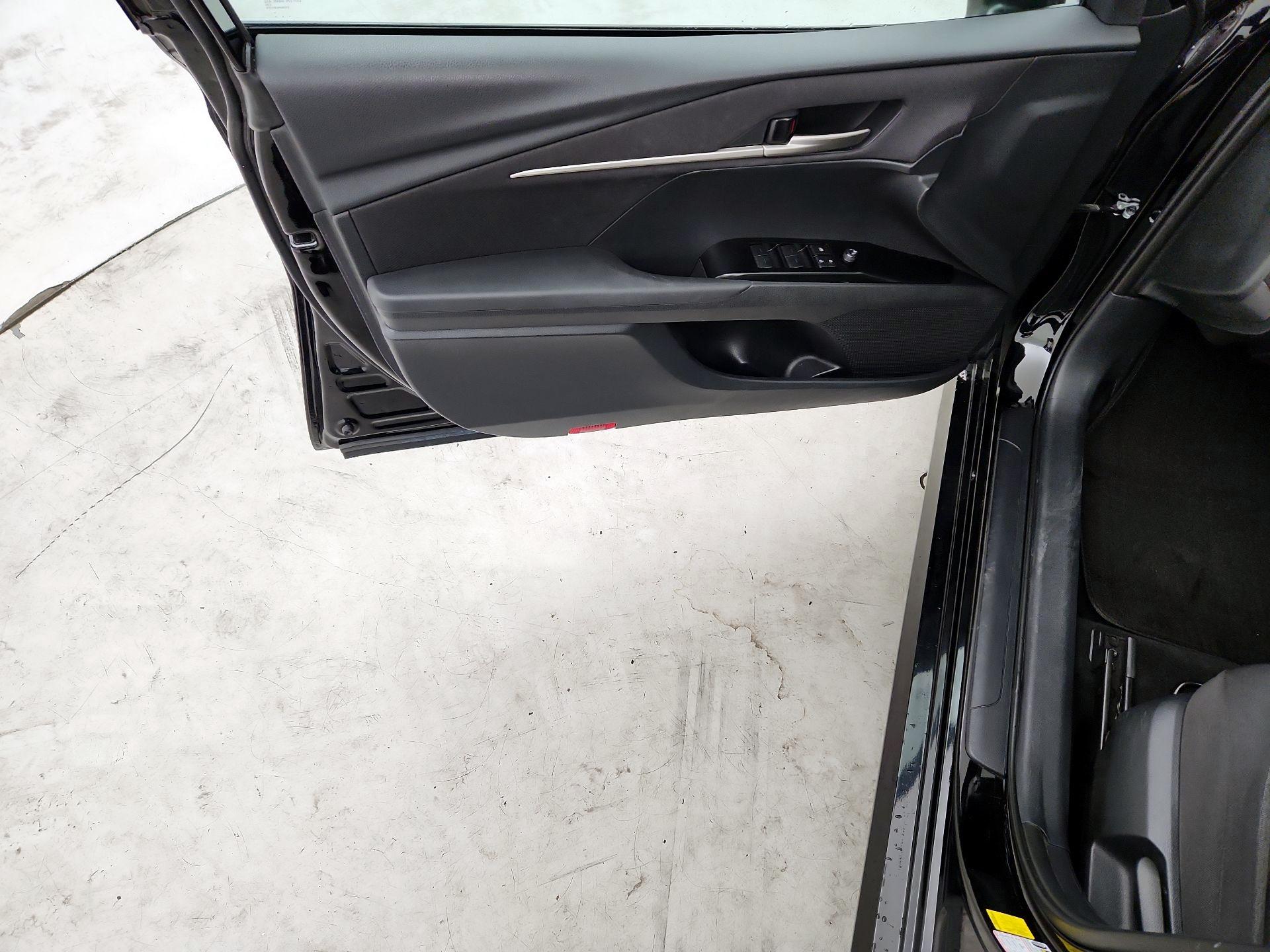 Thumbnail: 2025 Toyota Camry - 10