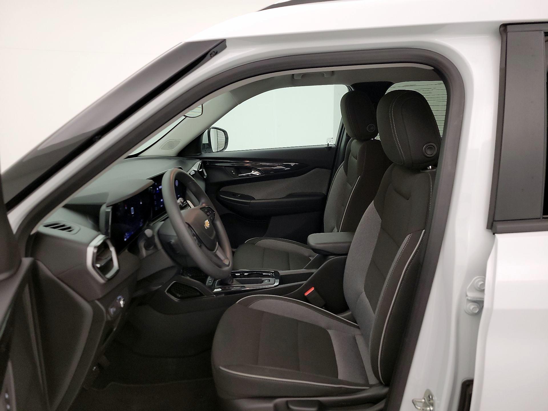 Thumbnail: 2025 Chevrolet TrailBlazer - 11