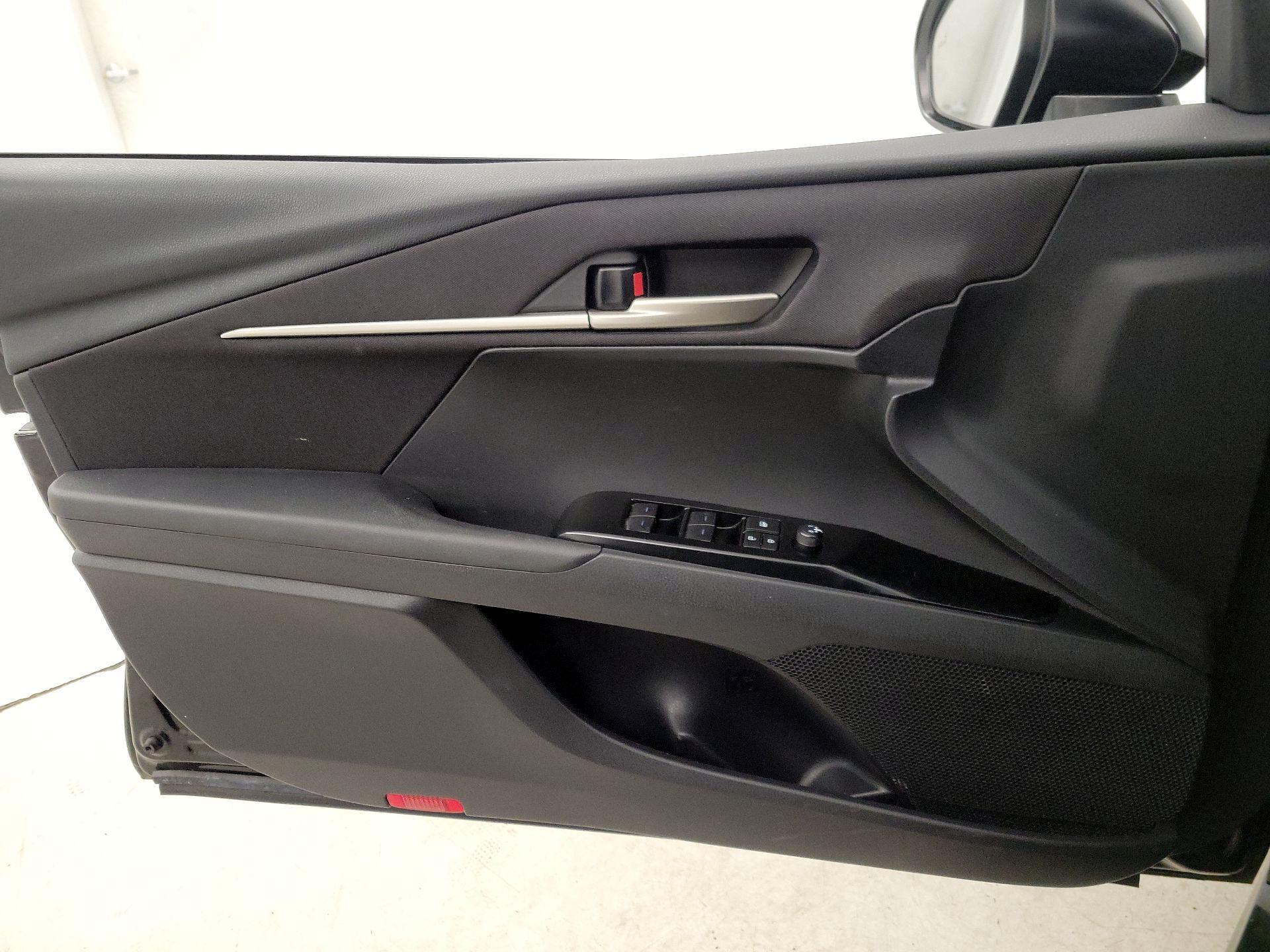 Thumbnail: 2025 Toyota Camry - 12