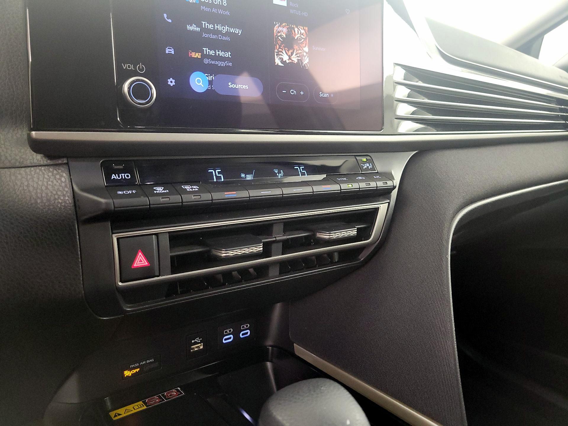 Thumbnail: 2025 Toyota Camry - 16