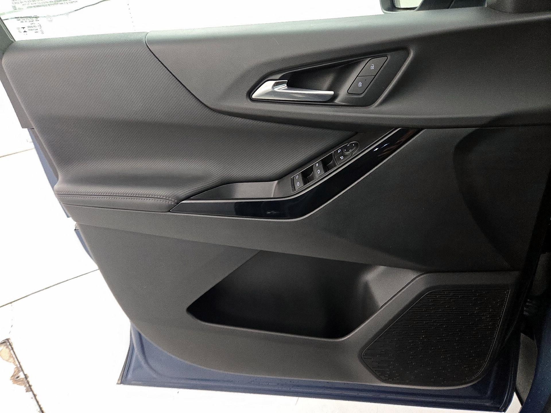 Thumbnail: 2025 Chevrolet Equinox - 12