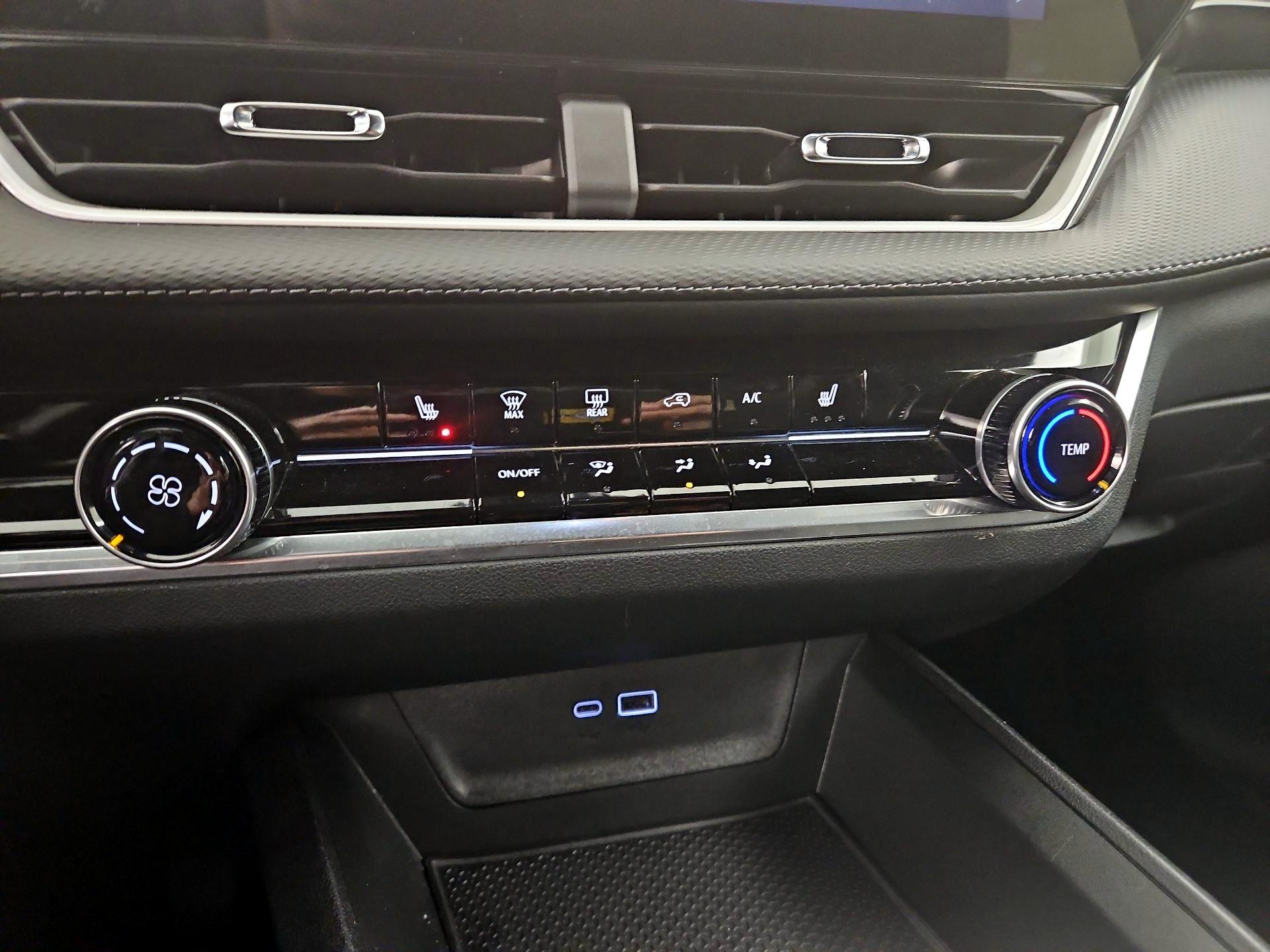 Thumbnail: 2025 Chevrolet Equinox - 16