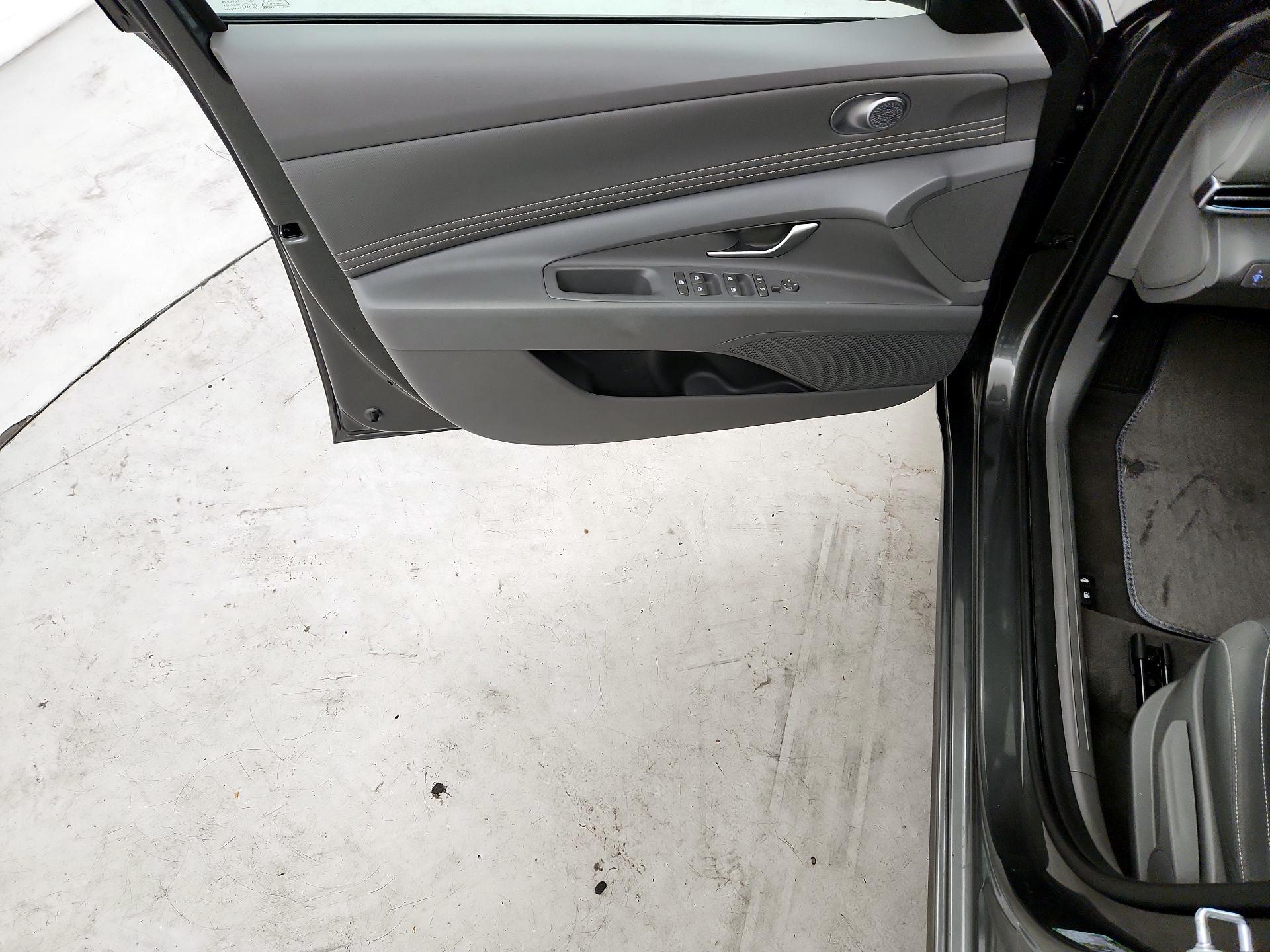 Thumbnail: 2025 Hyundai Elantra - 10