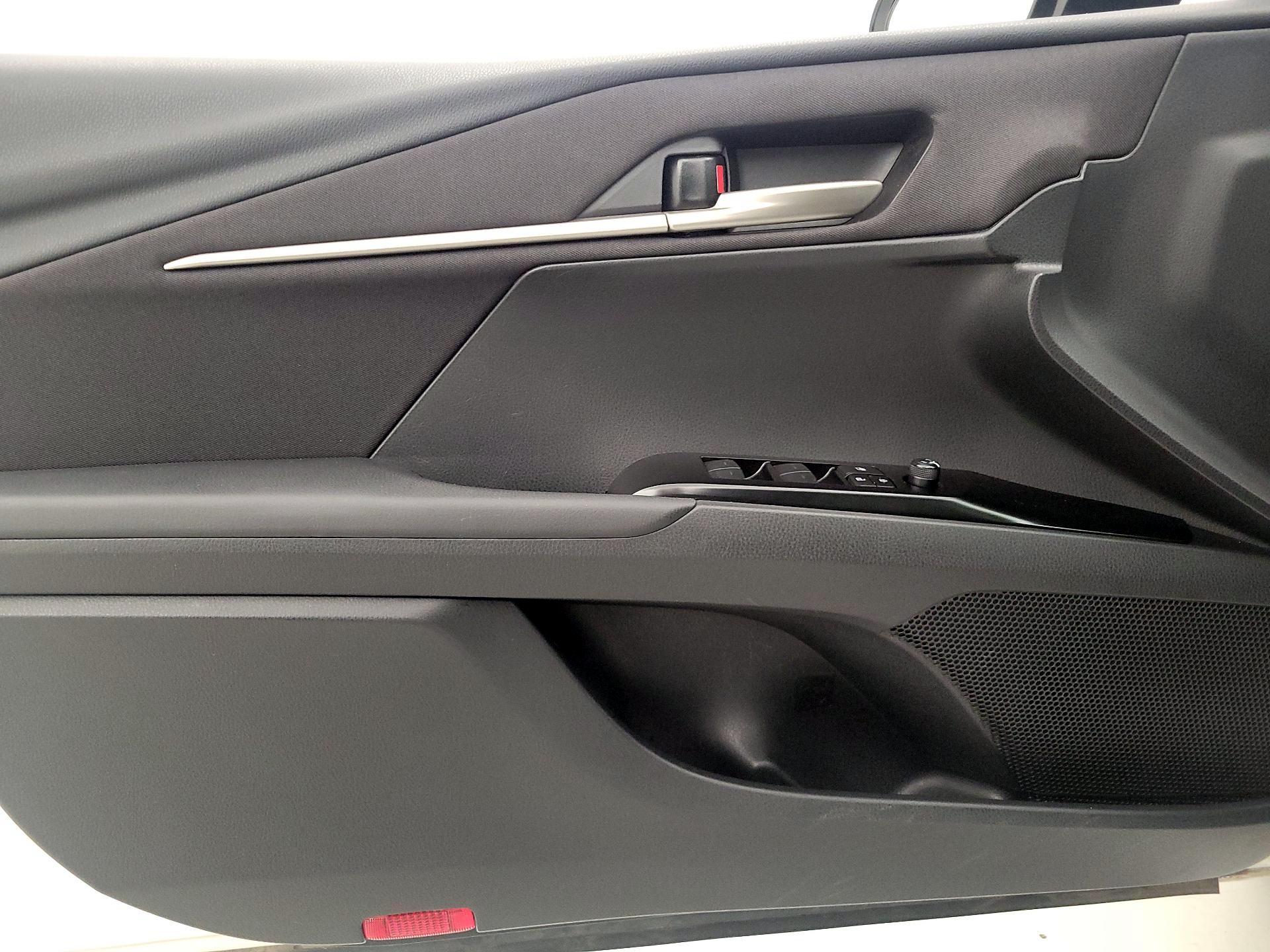 Thumbnail: 2025 Toyota Camry - 12