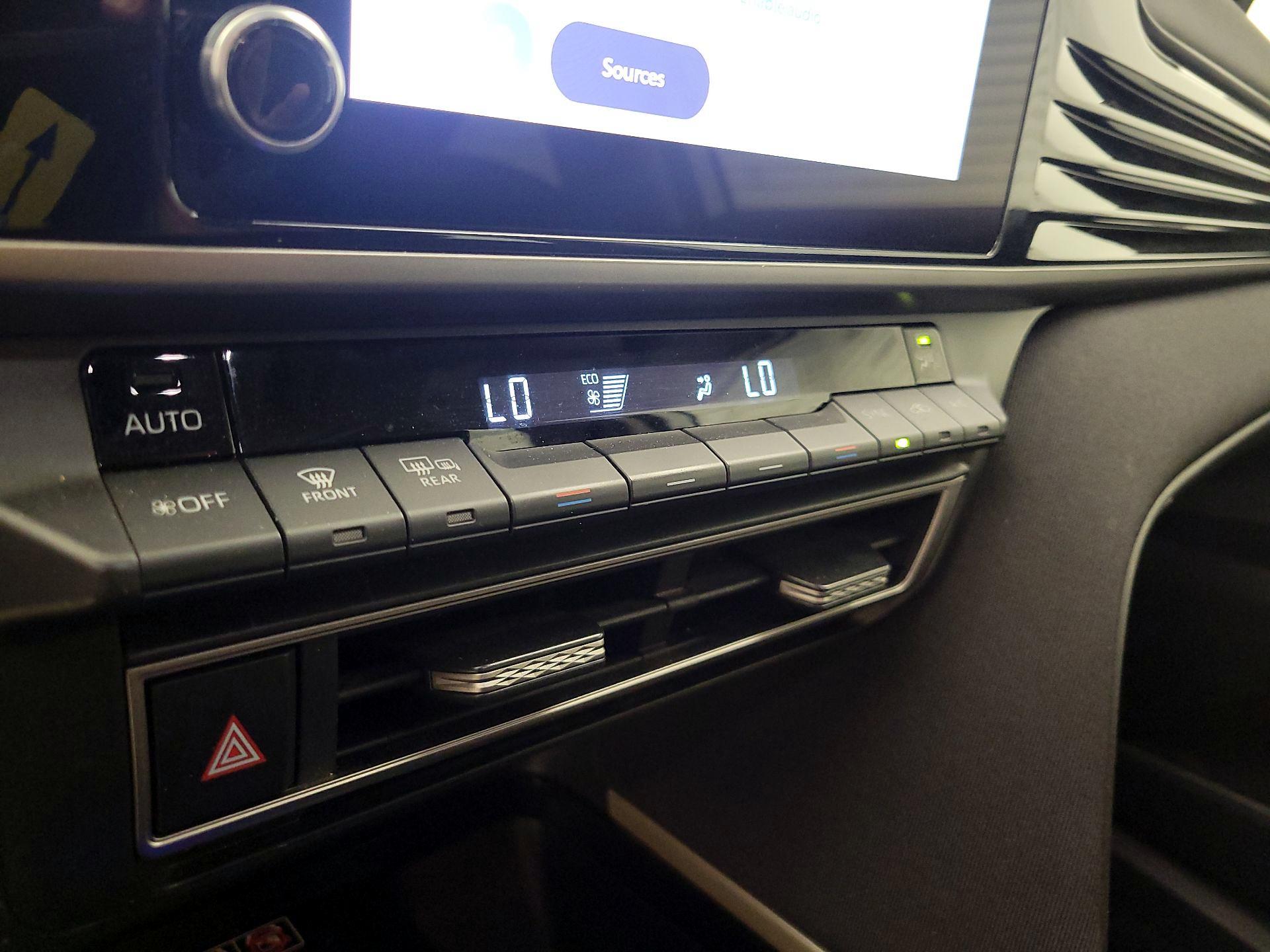 Thumbnail: 2025 Toyota Camry - 16