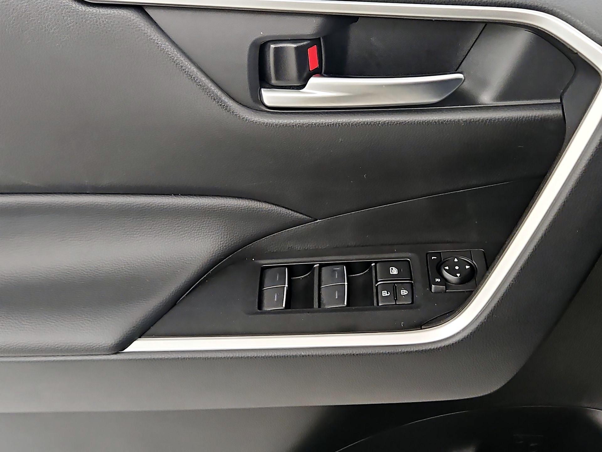 Thumbnail: 2025 Toyota RAV4 - 12