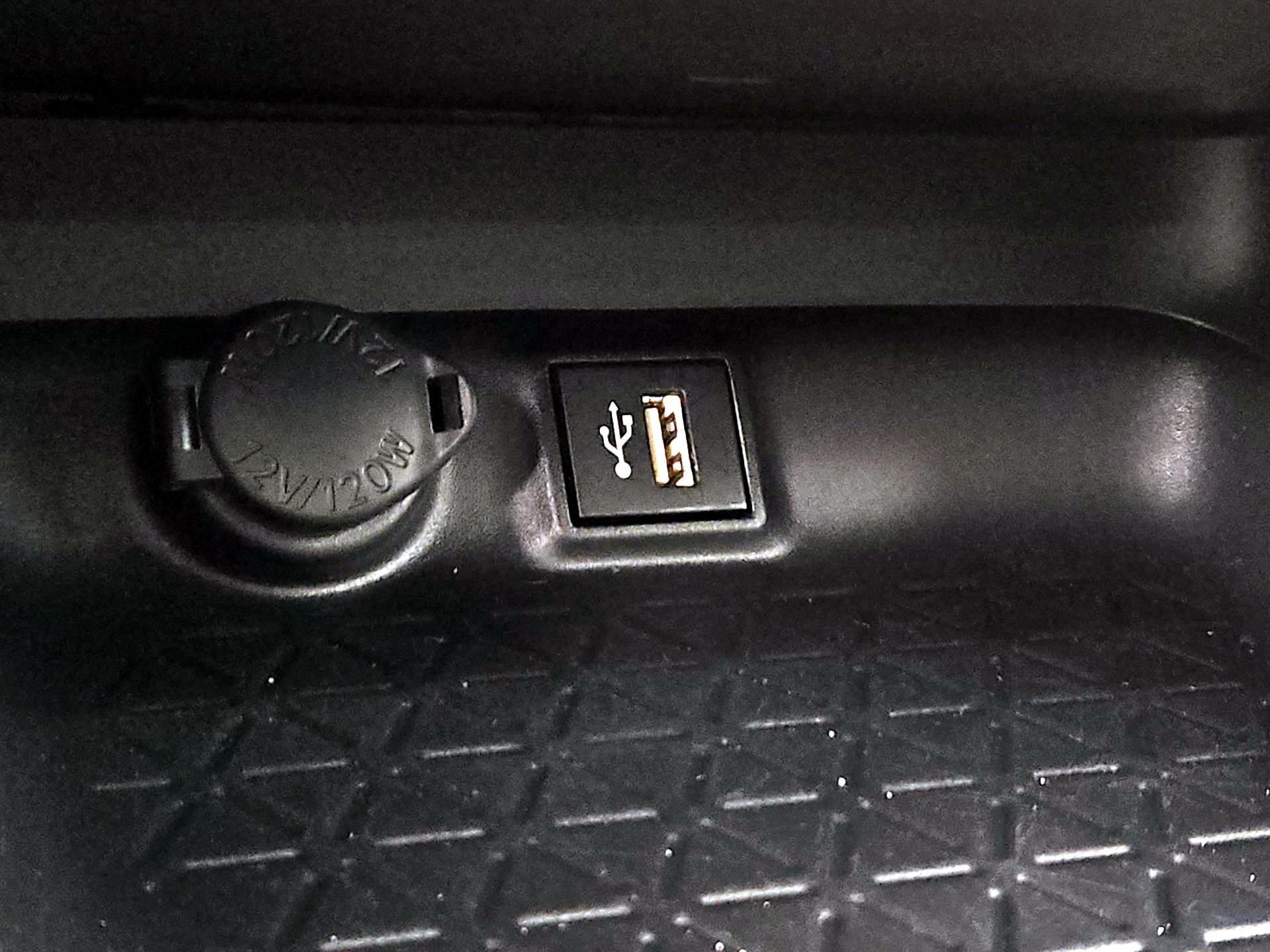 Thumbnail: 2025 Toyota RAV4 - 18