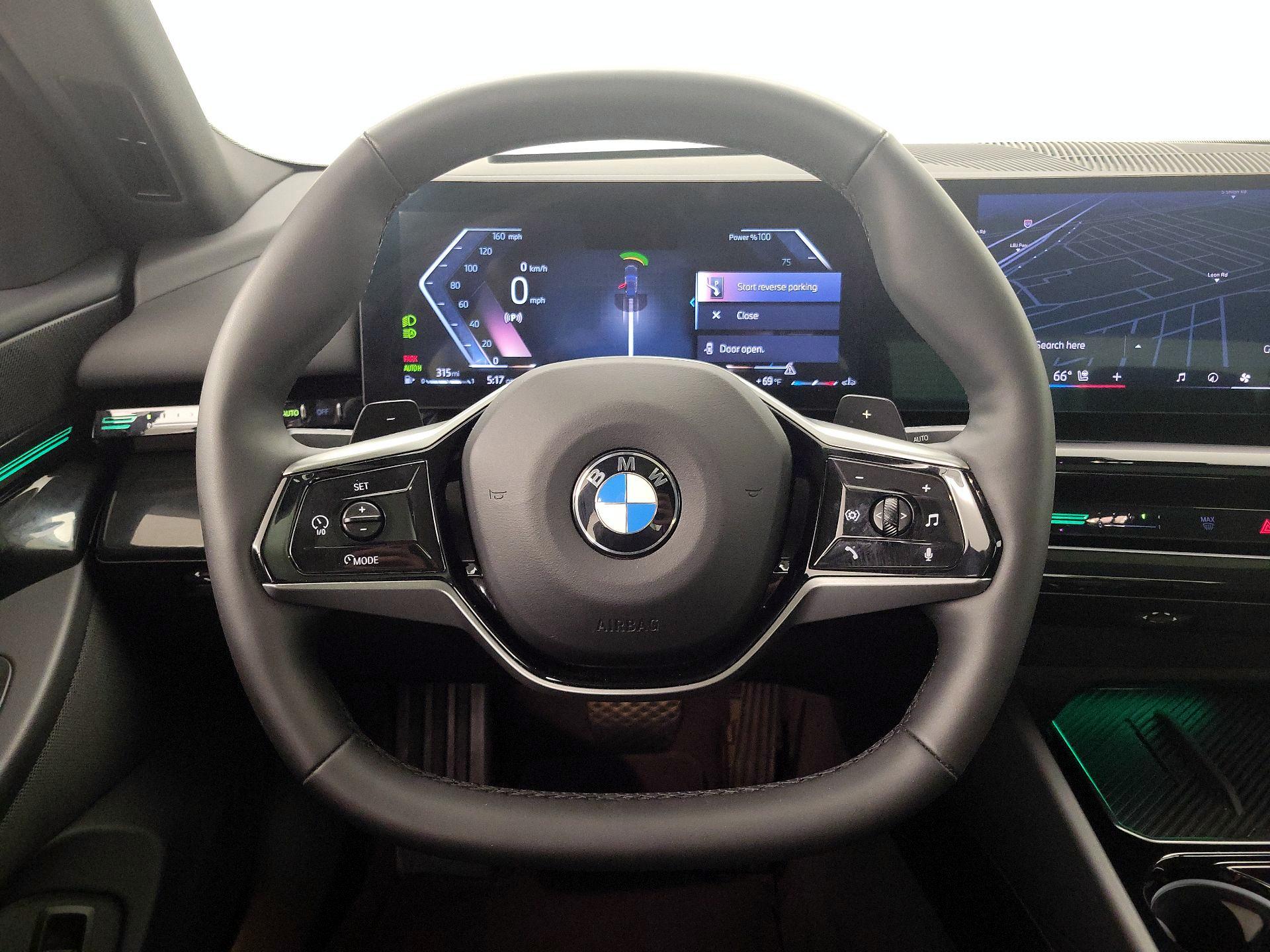 Thumbnail: 2025 BMW 5 Series - 10