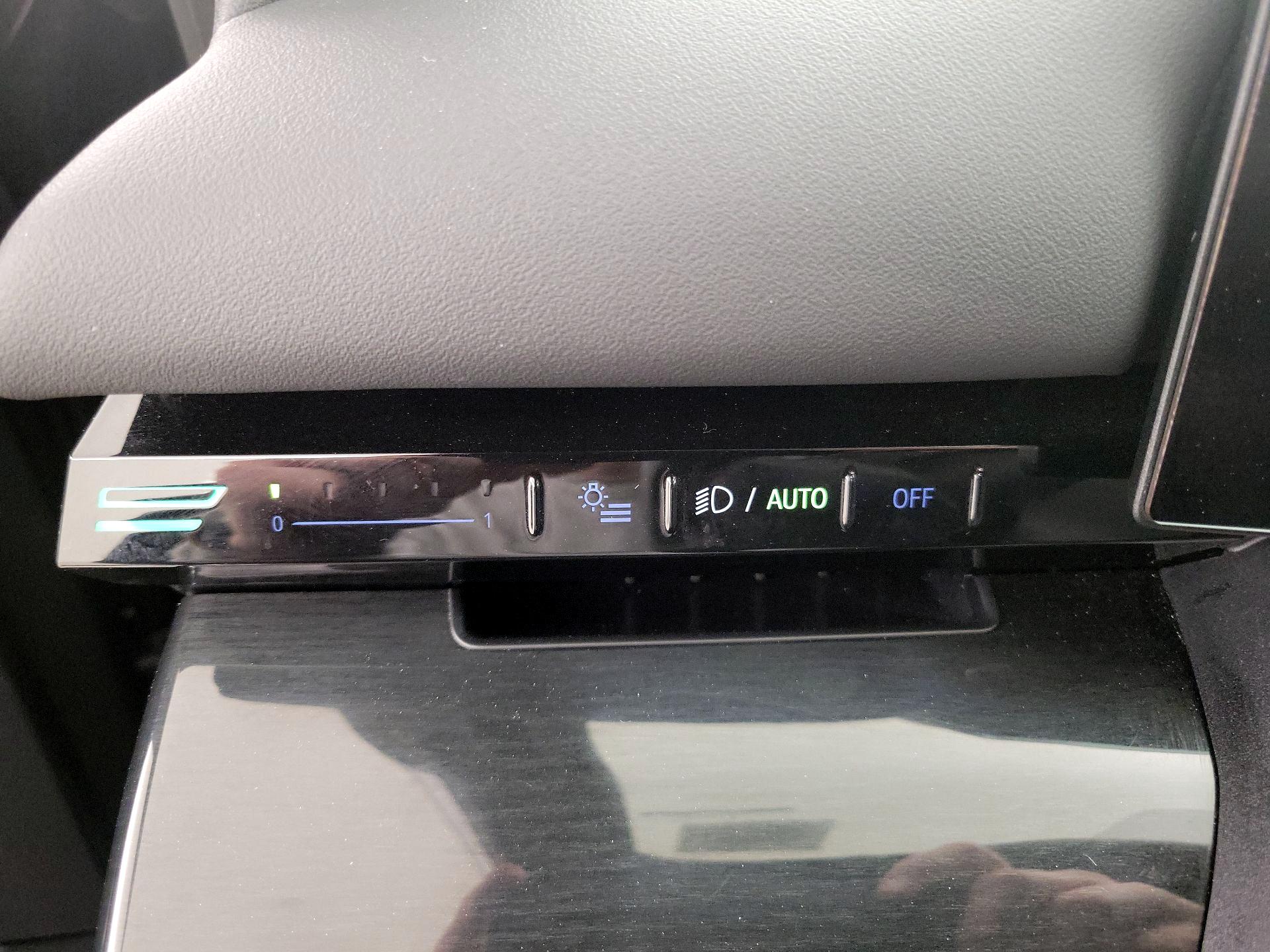 Thumbnail: 2025 BMW 5 Series - 13