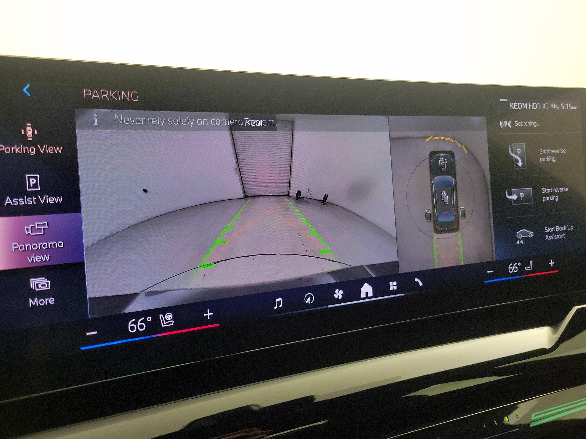 Thumbnail: 2025 BMW 5 Series - 15