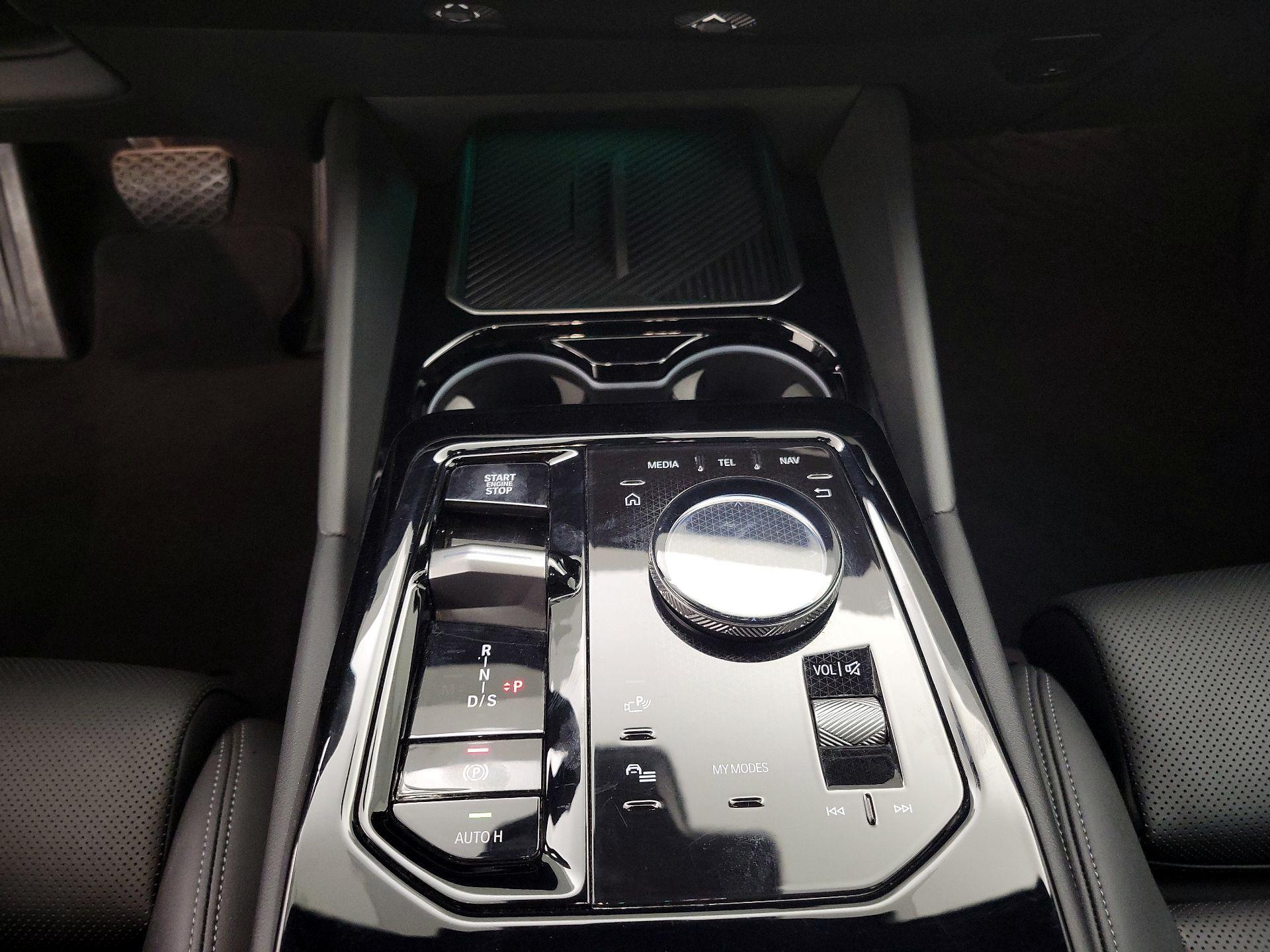 Thumbnail: 2025 BMW 5 Series - 18