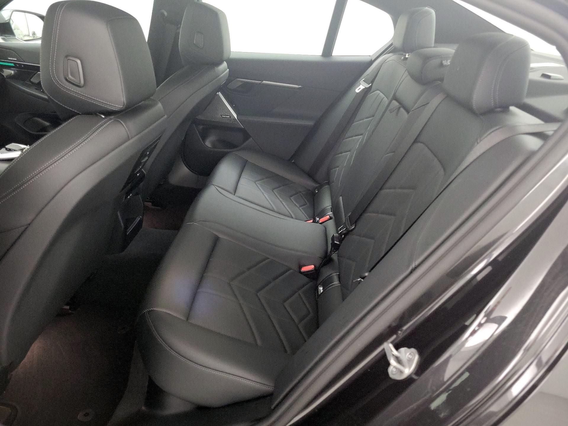 Thumbnail: 2025 BMW 5 Series - 20