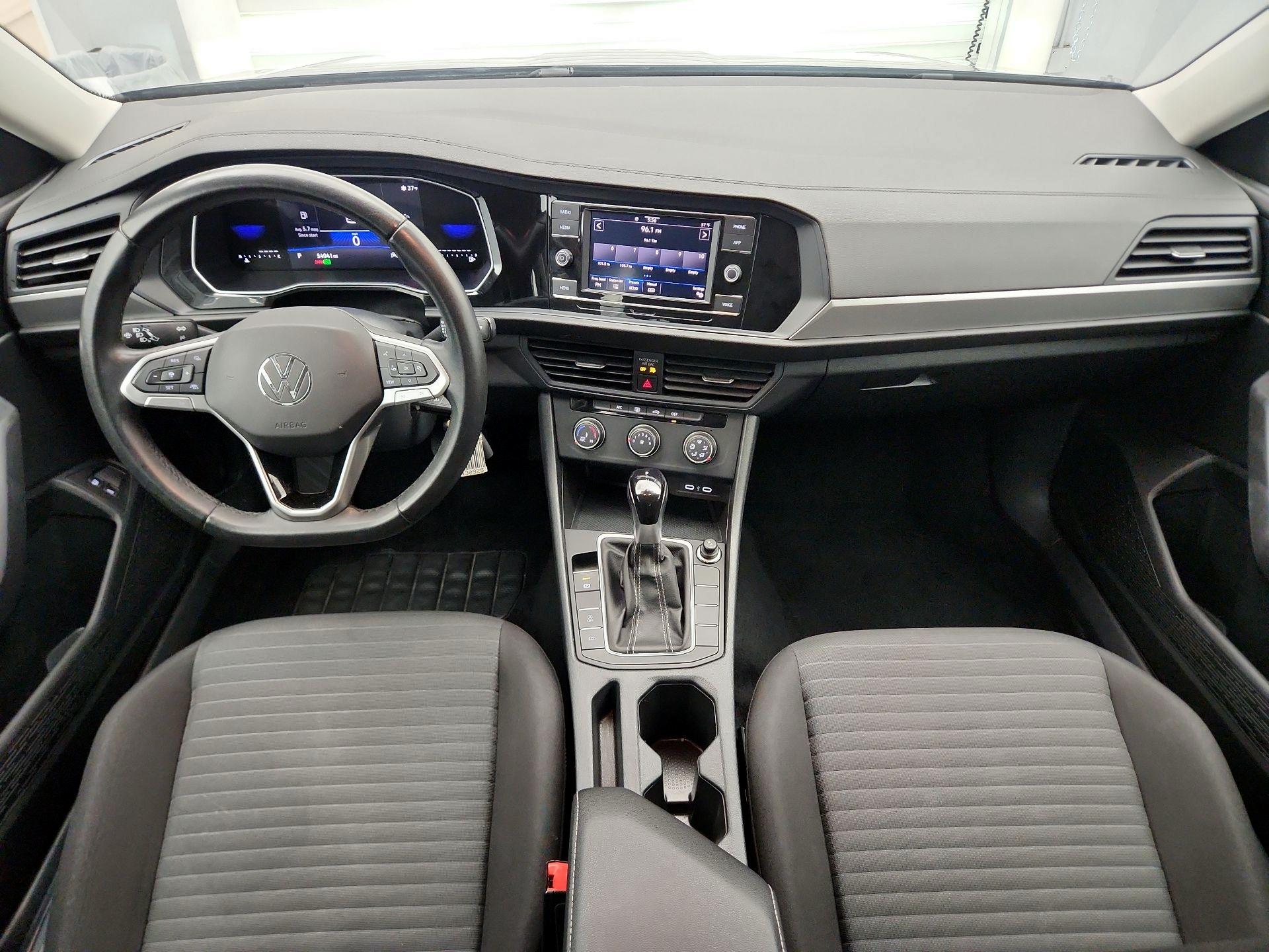 Thumbnail: 2024 Volkswagen Jetta - 9