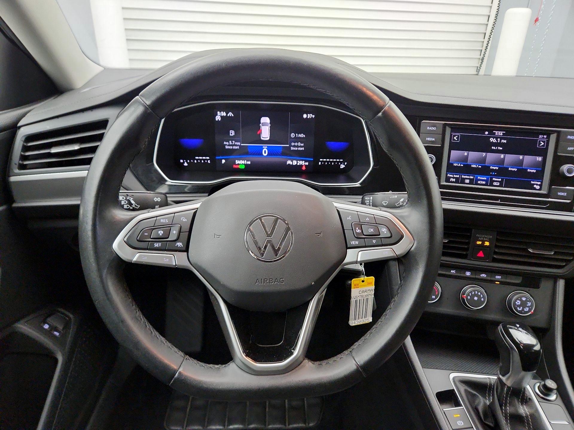 Thumbnail: 2024 Volkswagen Jetta - 10