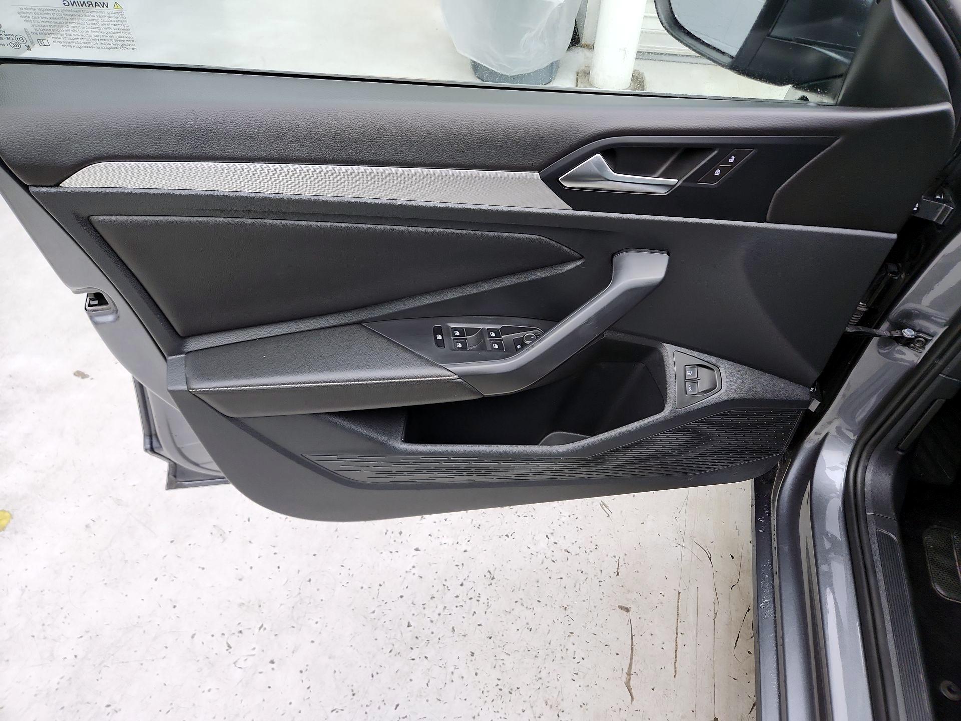 Thumbnail: 2024 Volkswagen Jetta - 12