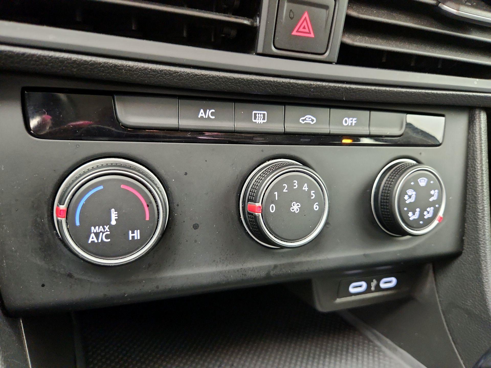 Thumbnail: 2024 Volkswagen Jetta - 16