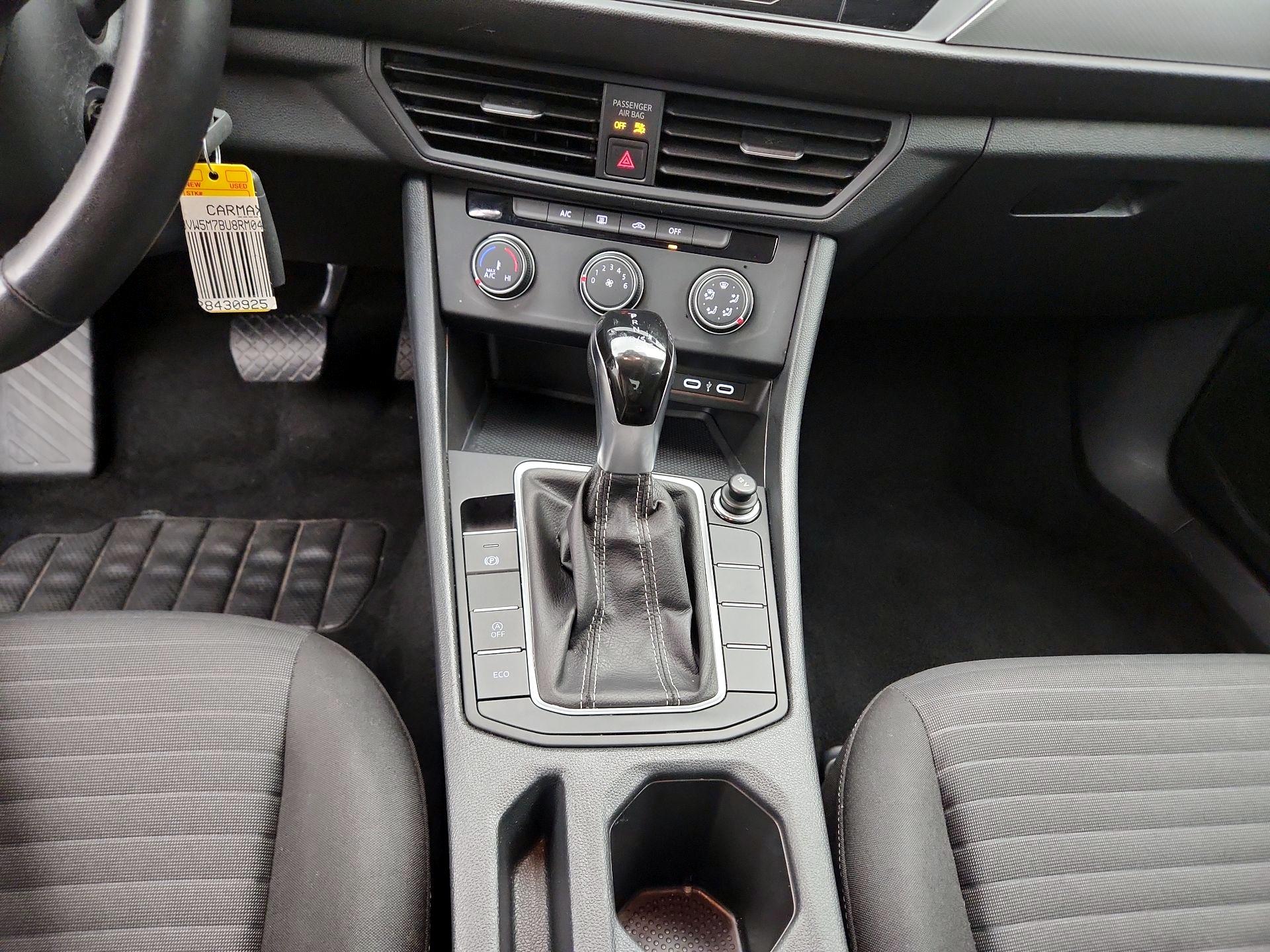 Thumbnail: 2024 Volkswagen Jetta - 17