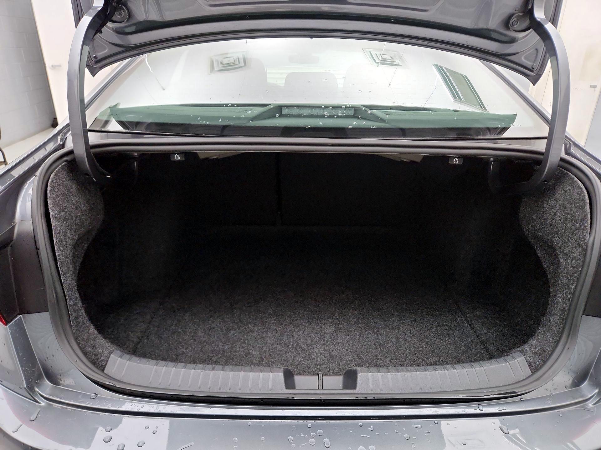 Thumbnail: 2024 Volkswagen Jetta - 20