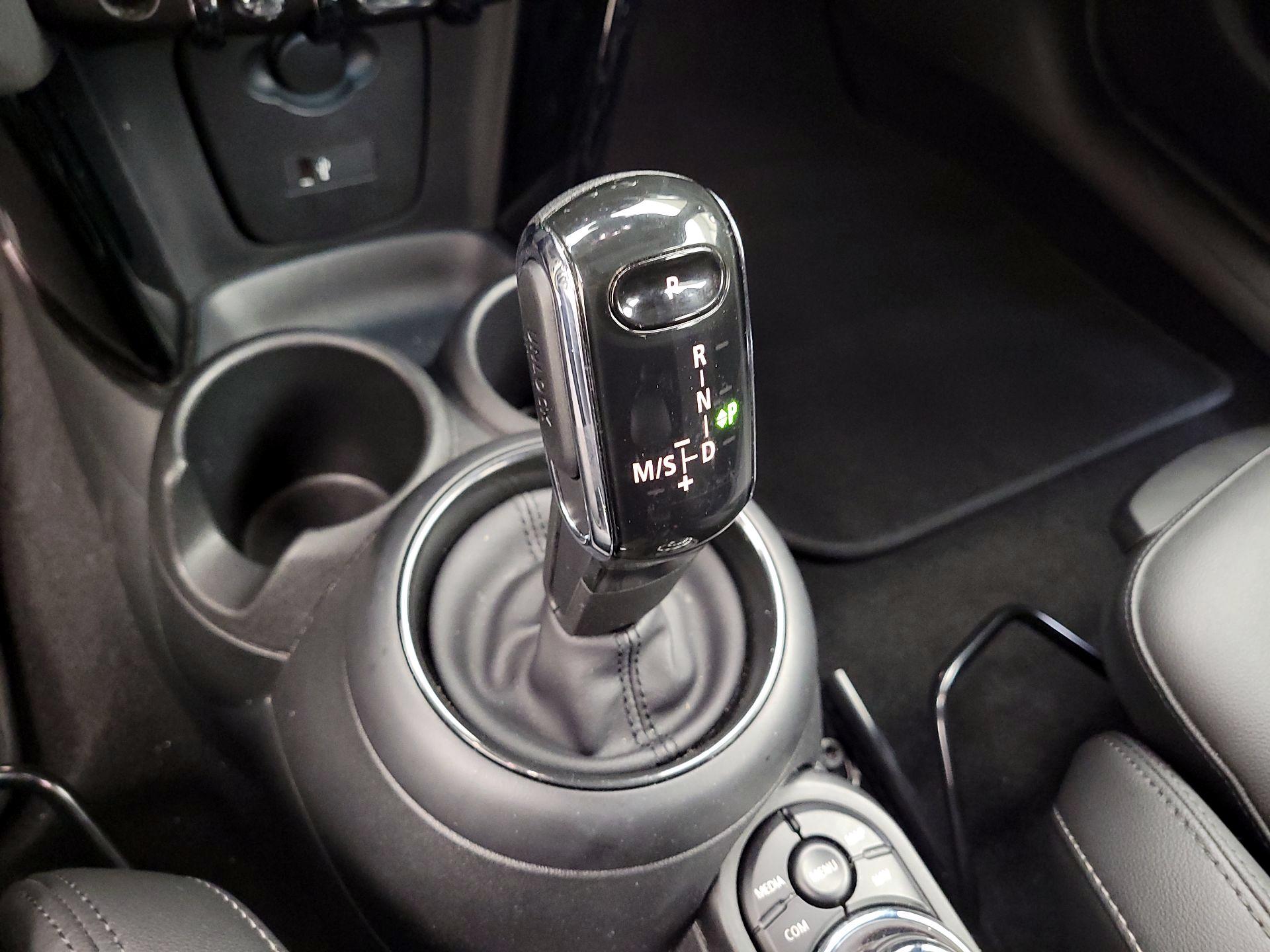 Thumbnail: 2023 MINI Cooper Hardtop - 17