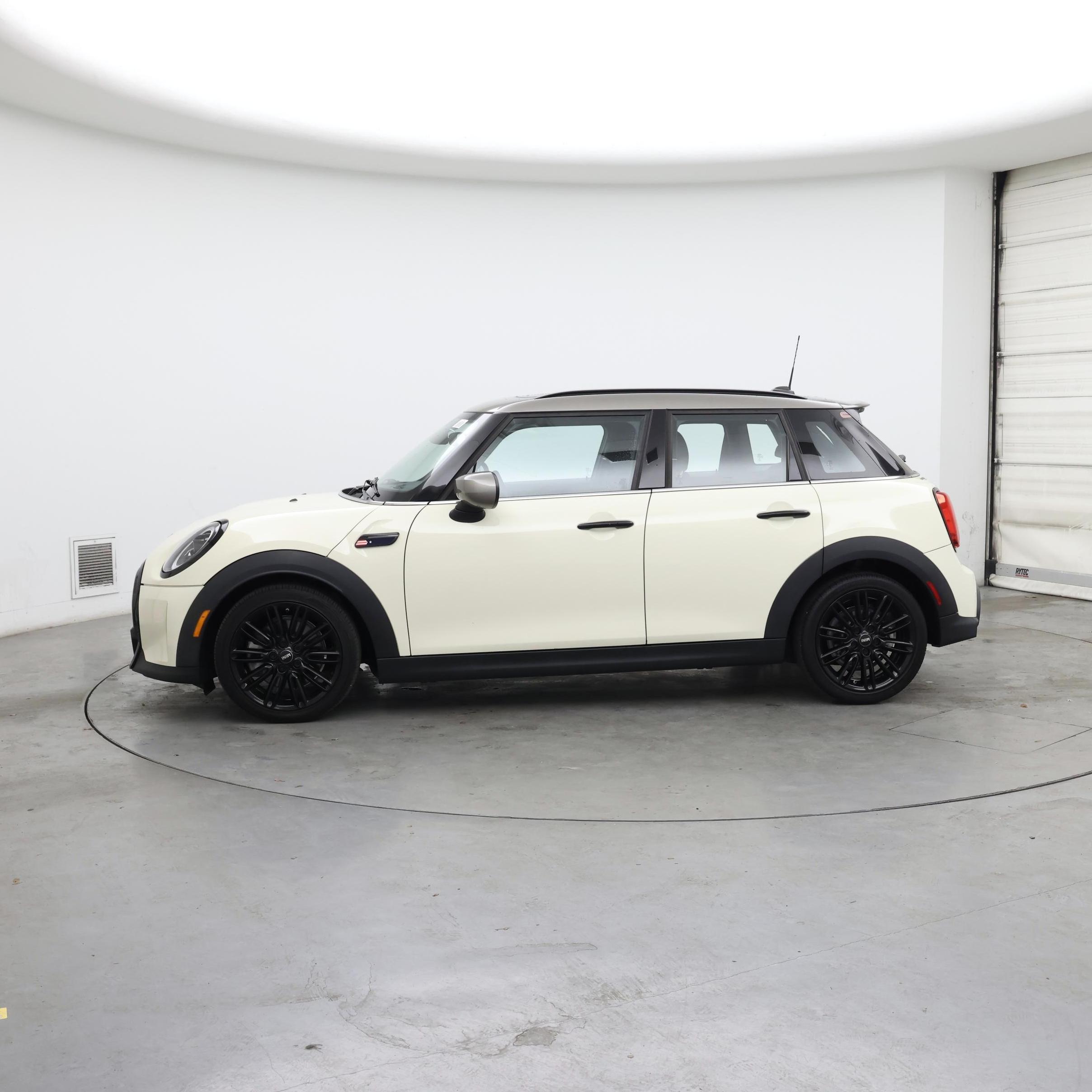 Thumbnail: 2023 MINI Cooper Hardtop - 3