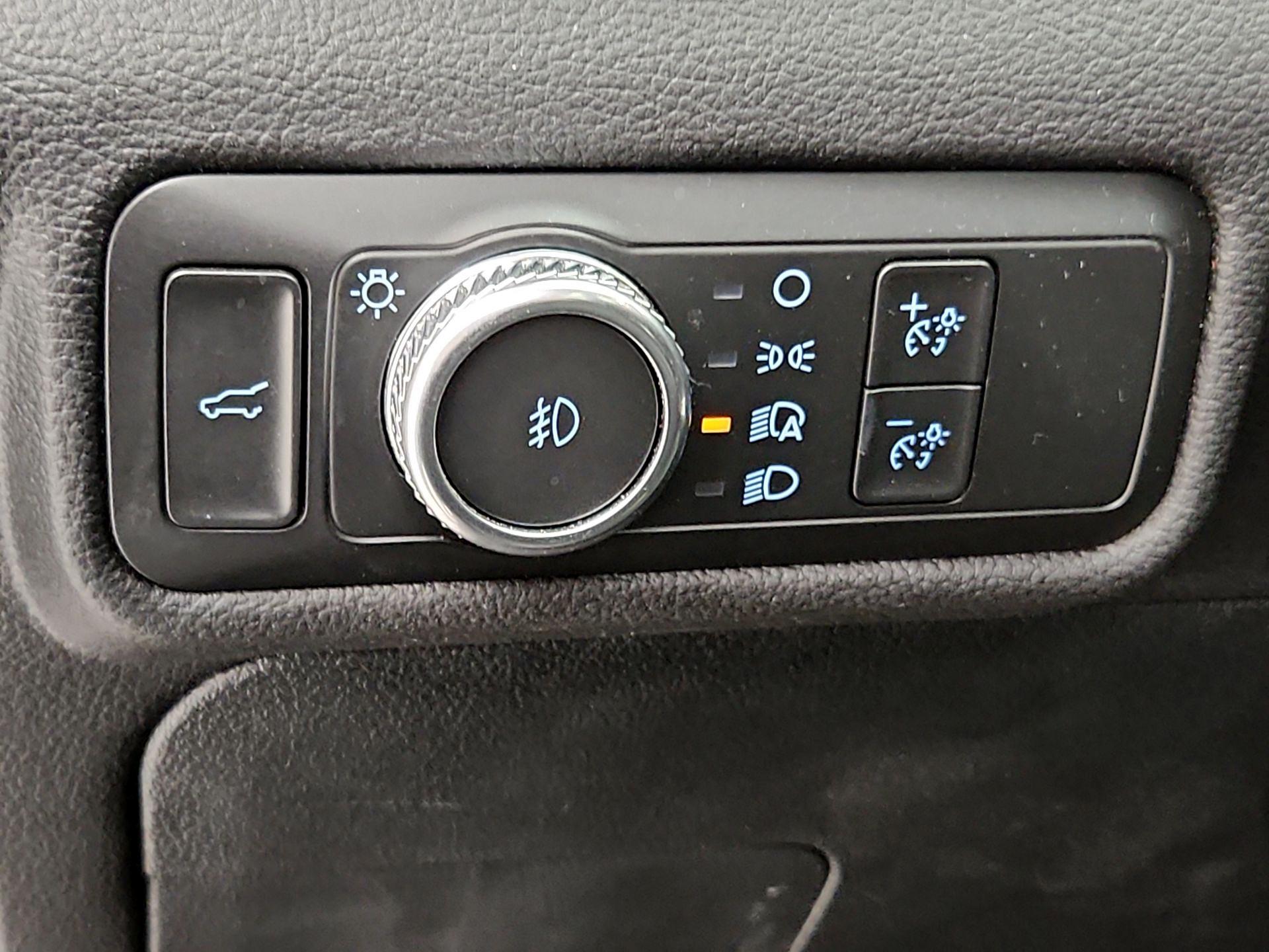 Thumbnail: 2022 Ford Explorer - 13