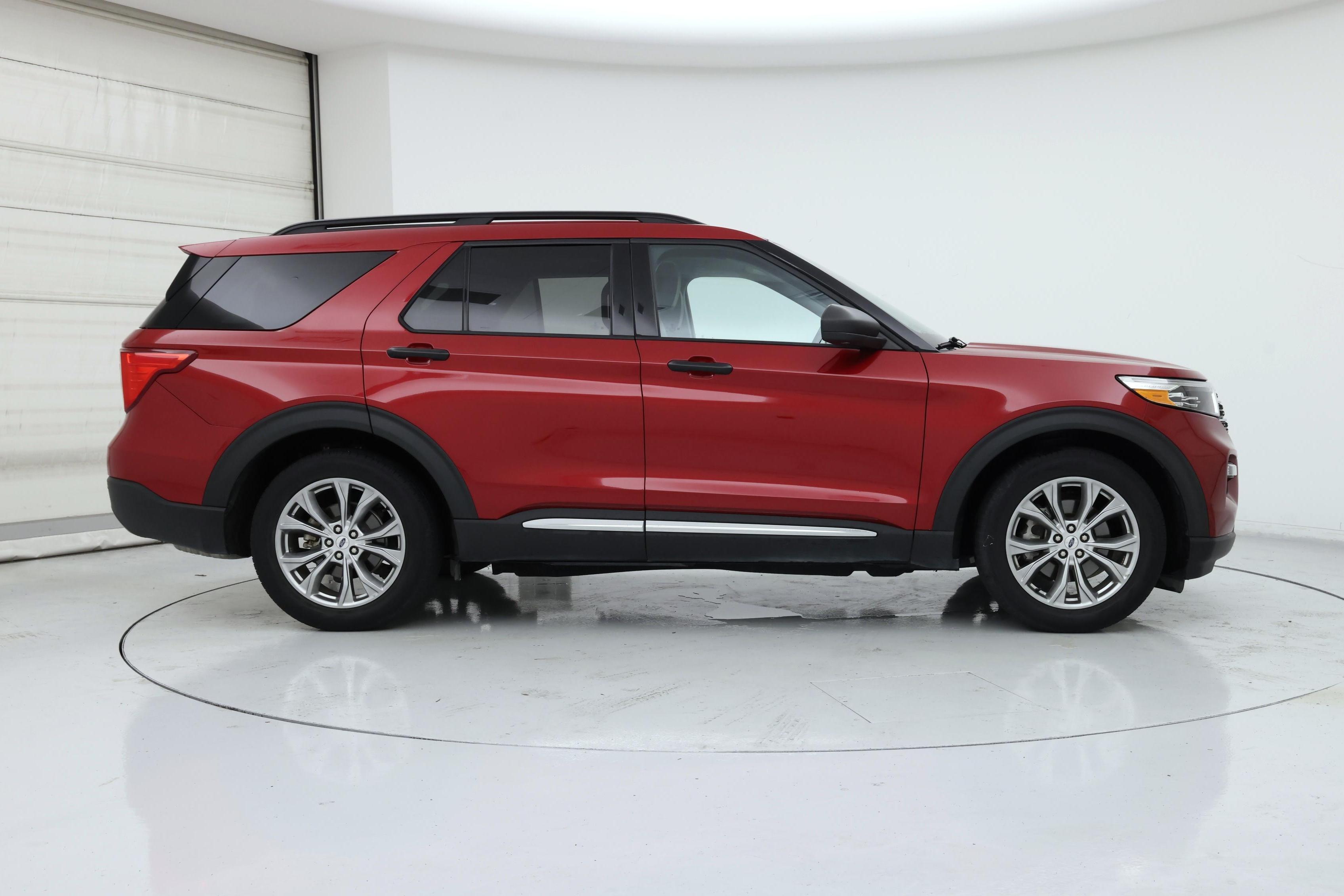 Thumbnail: 2022 Ford Explorer - 7