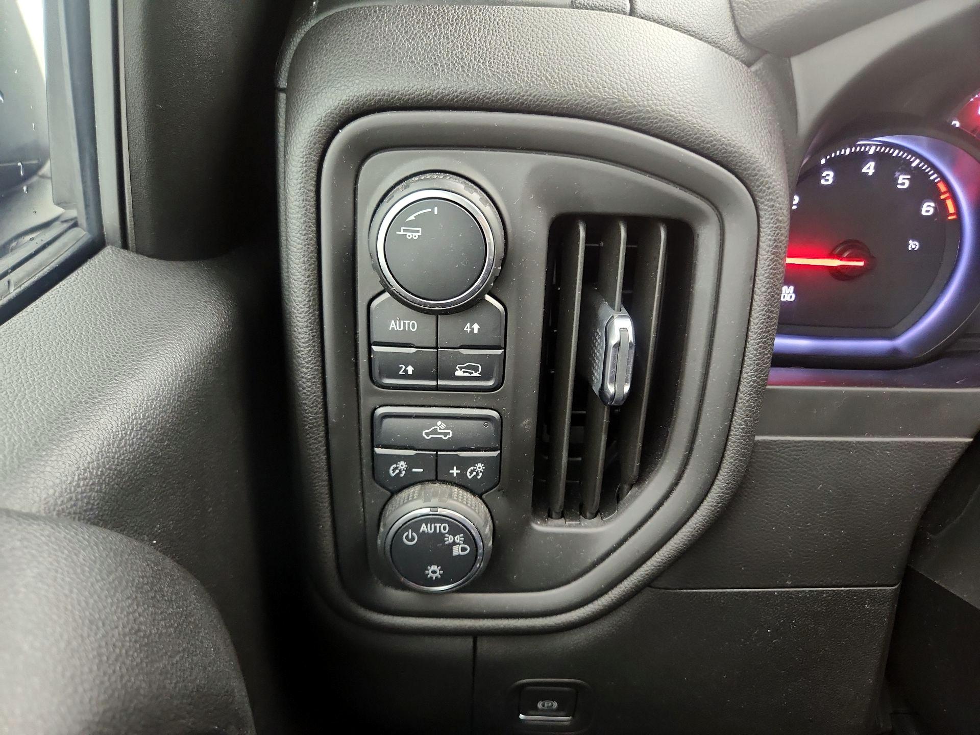 Thumbnail: 2020 Chevrolet Silverado 1500 - 13