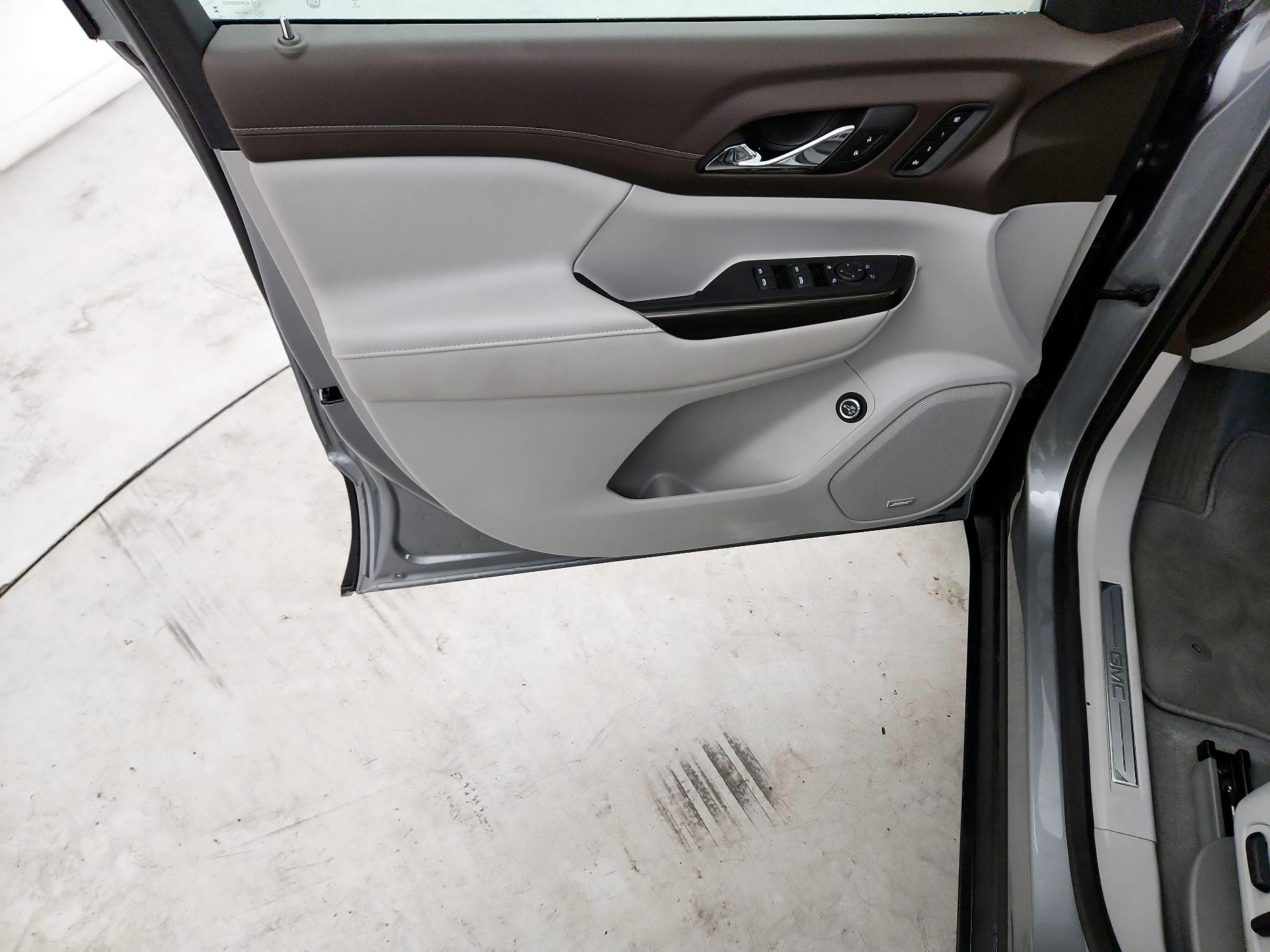 Thumbnail: 2023 GMC Acadia - 10