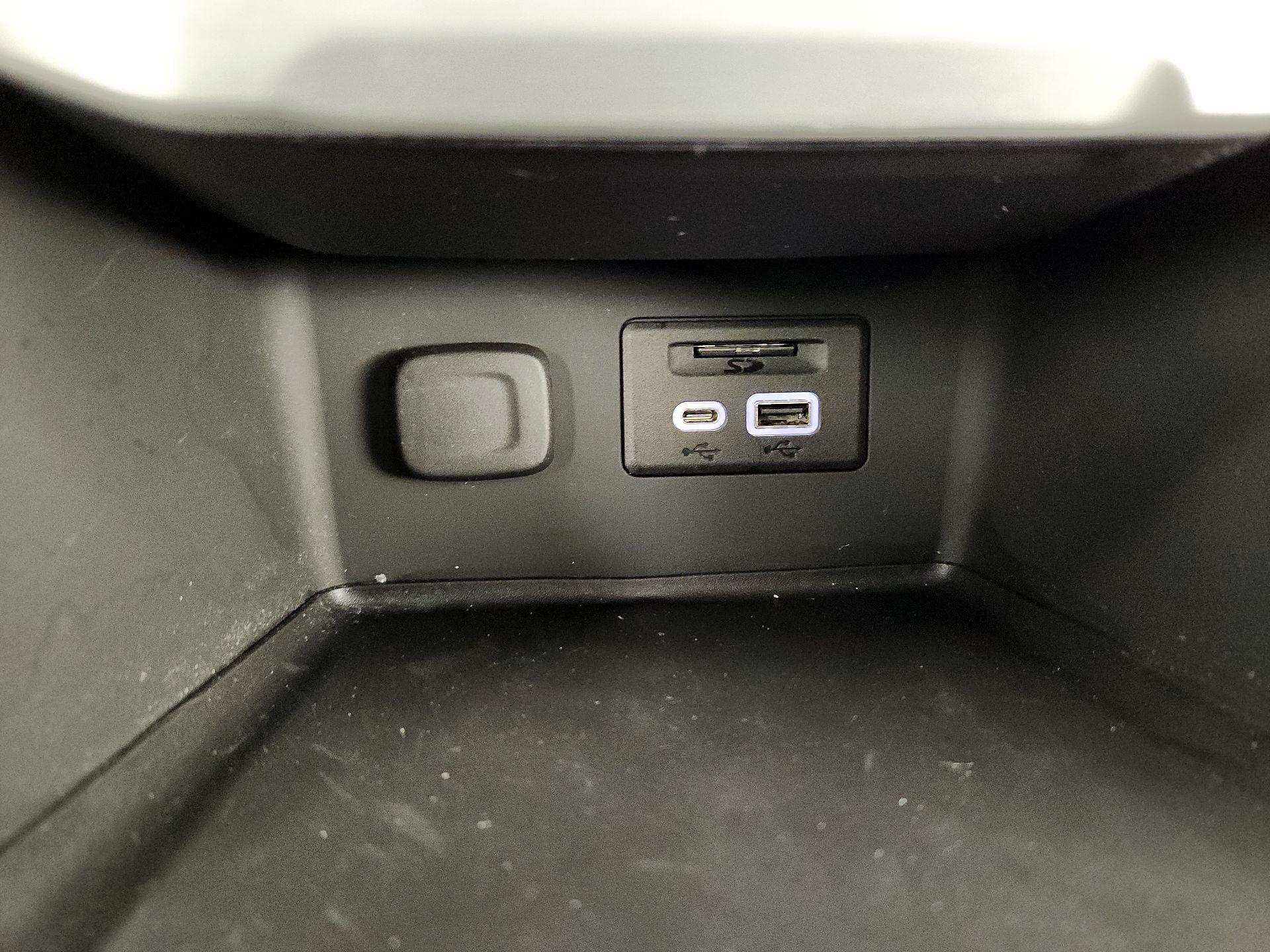 Thumbnail: 2023 GMC Acadia - 17