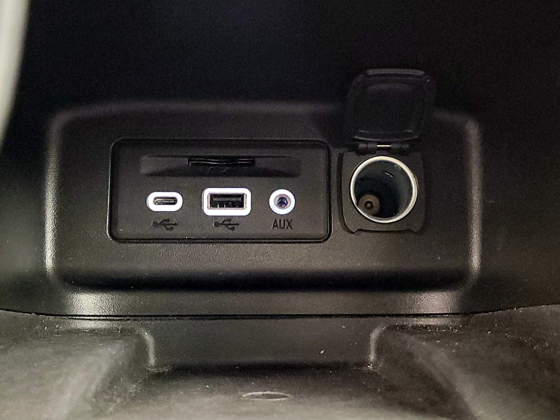 Thumbnail: 2023 Chevrolet Equinox - 18