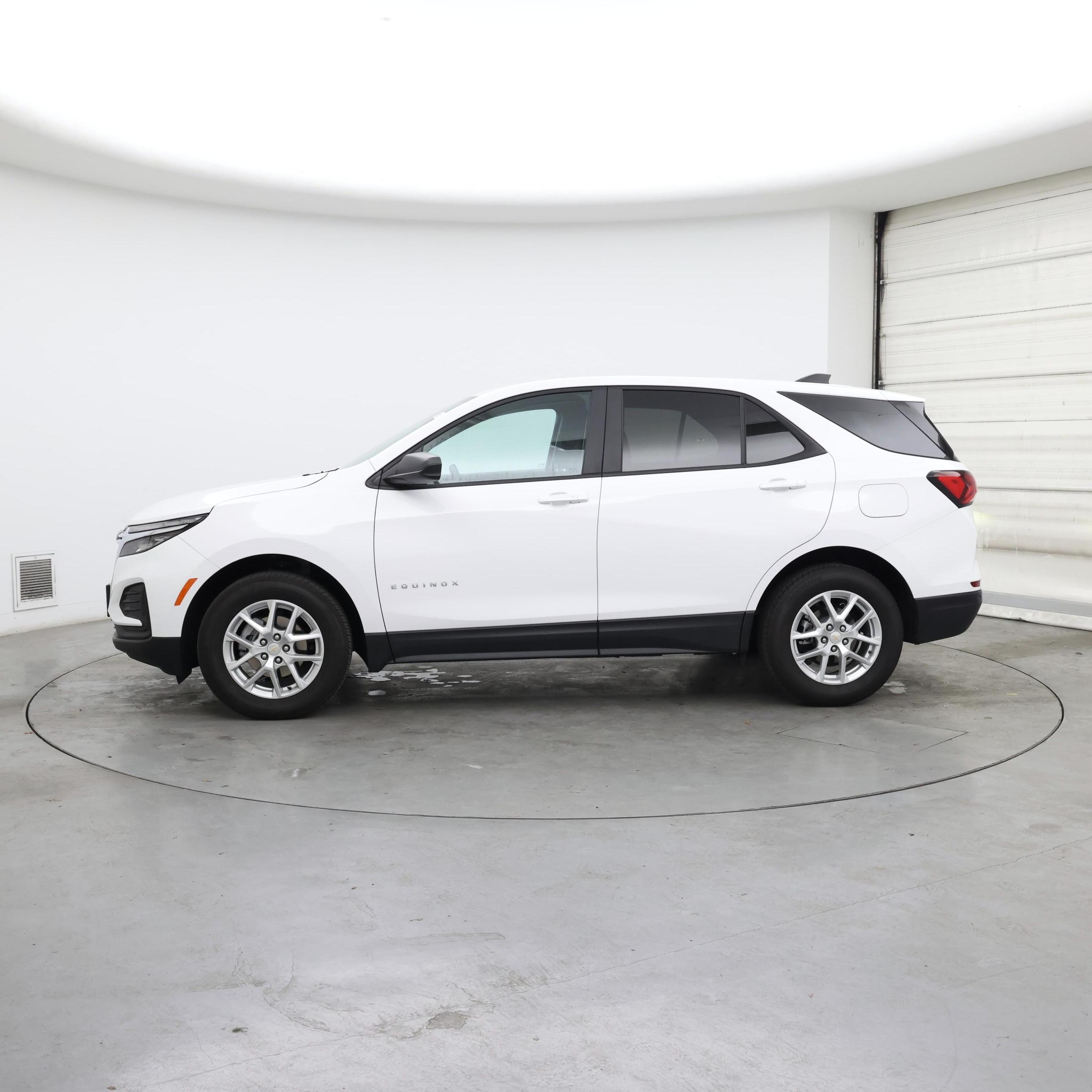 Thumbnail: 2023 Chevrolet Equinox - 3