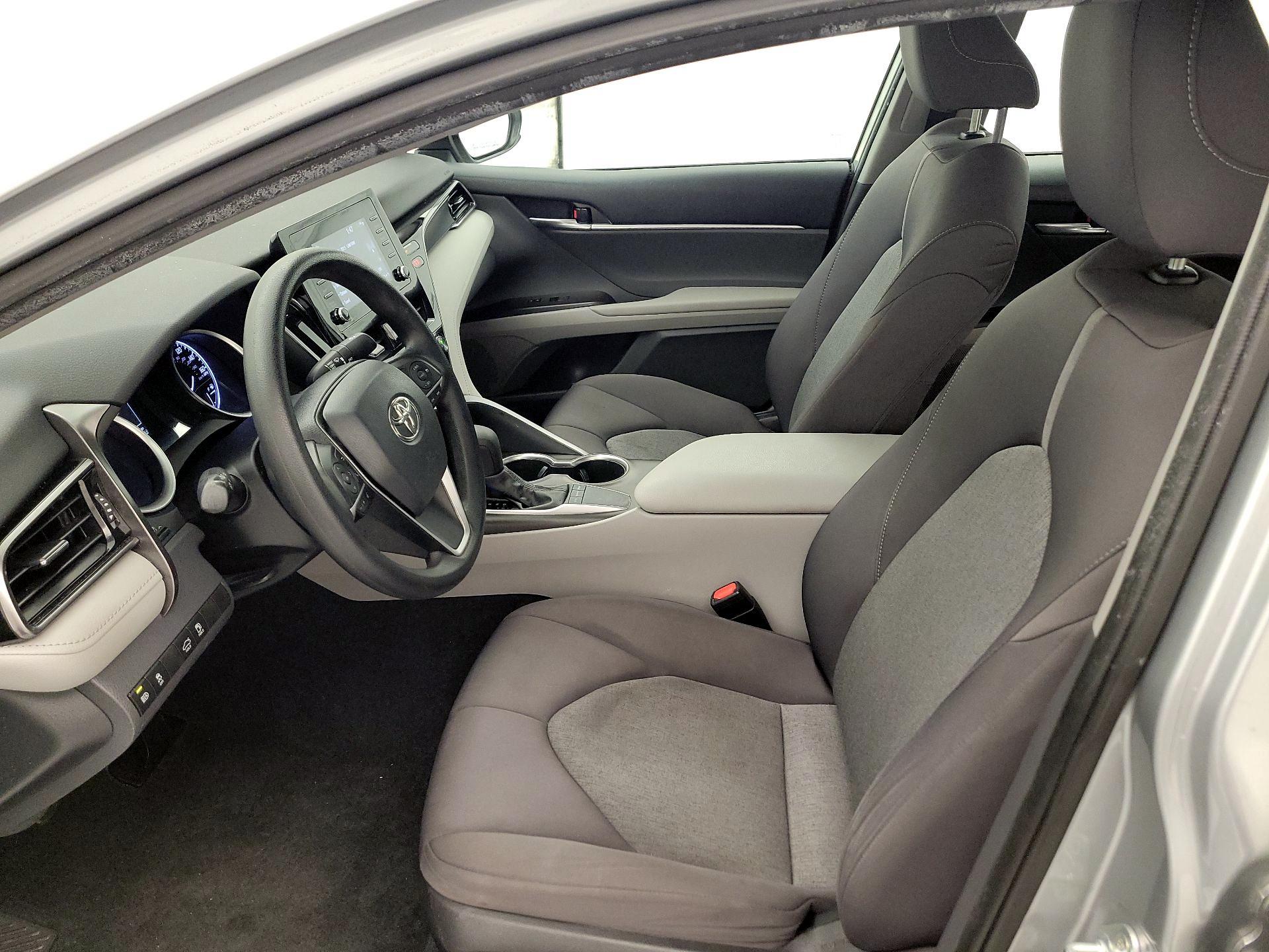 Thumbnail: 2022 Toyota Camry - 11