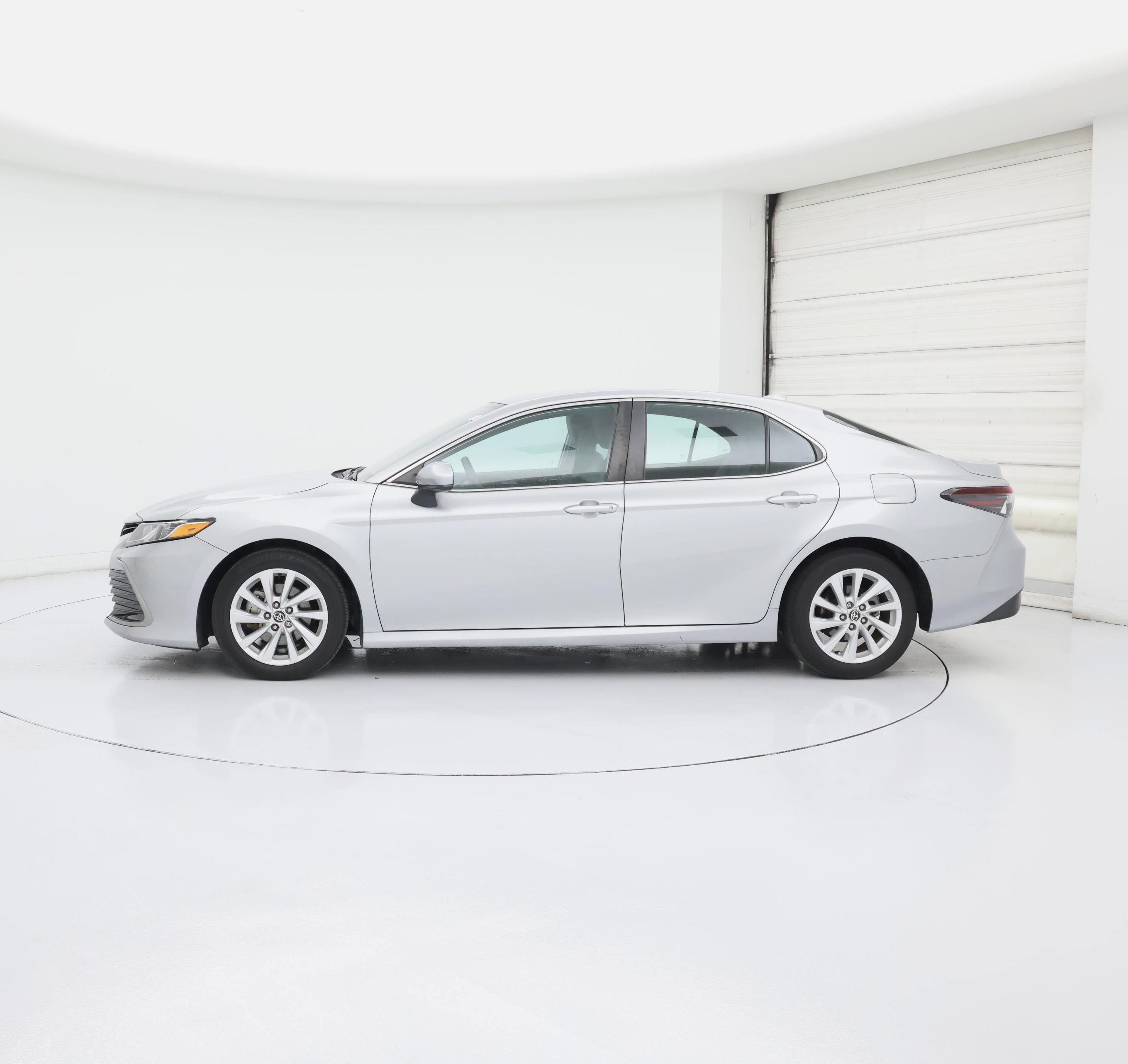 Thumbnail: 2022 Toyota Camry - 3