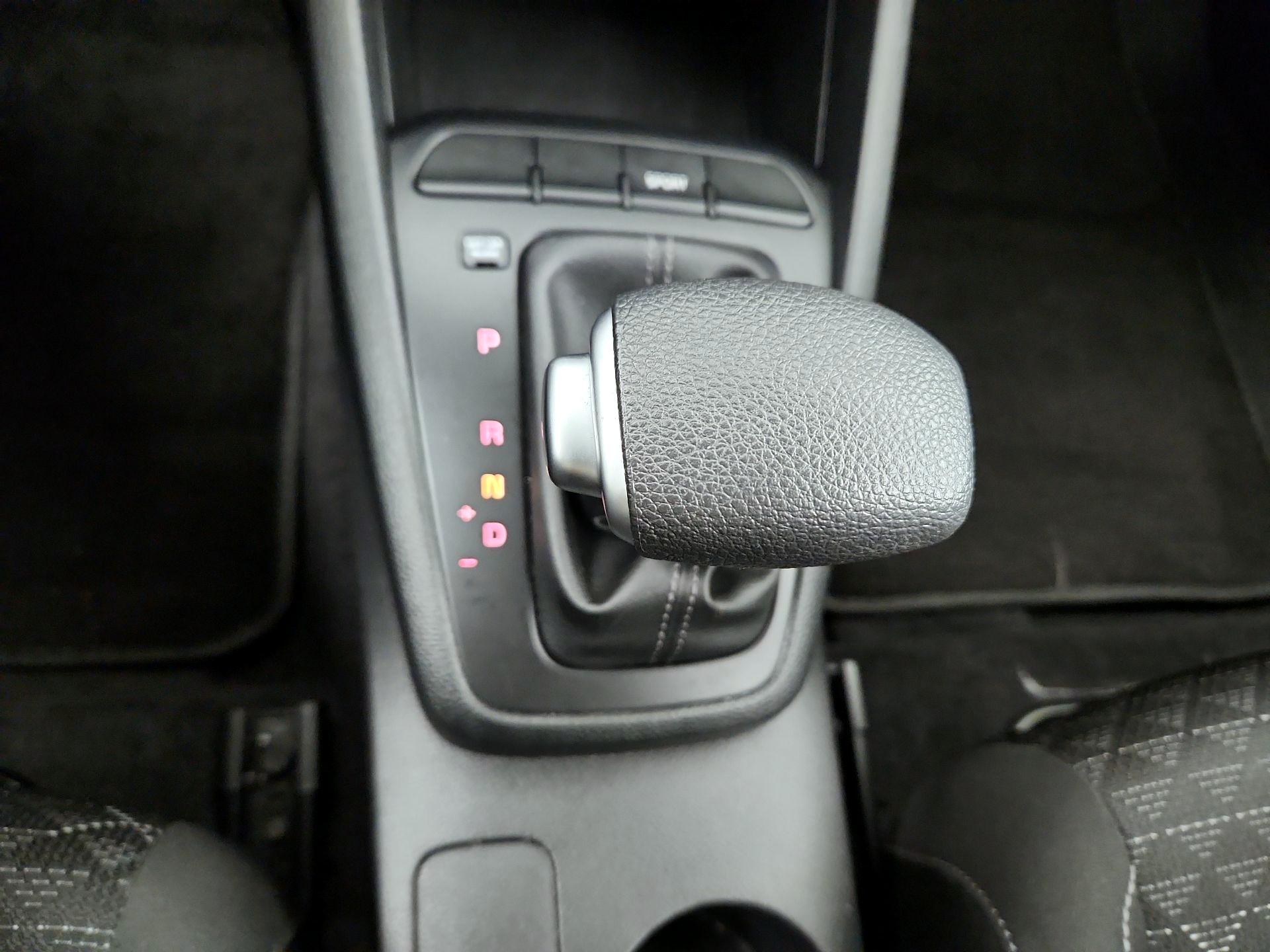 Thumbnail: 2023 Kia Rio - 15