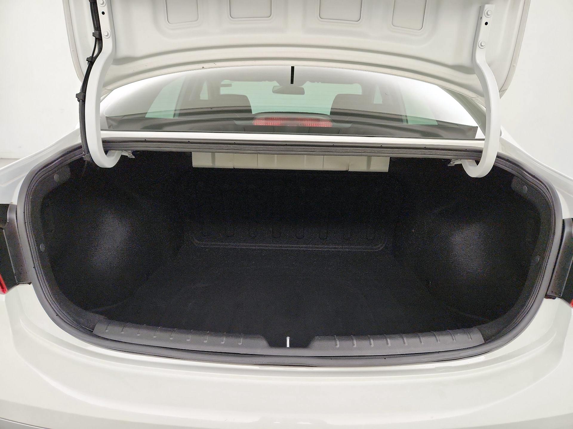 Thumbnail: 2023 Kia Rio - 18