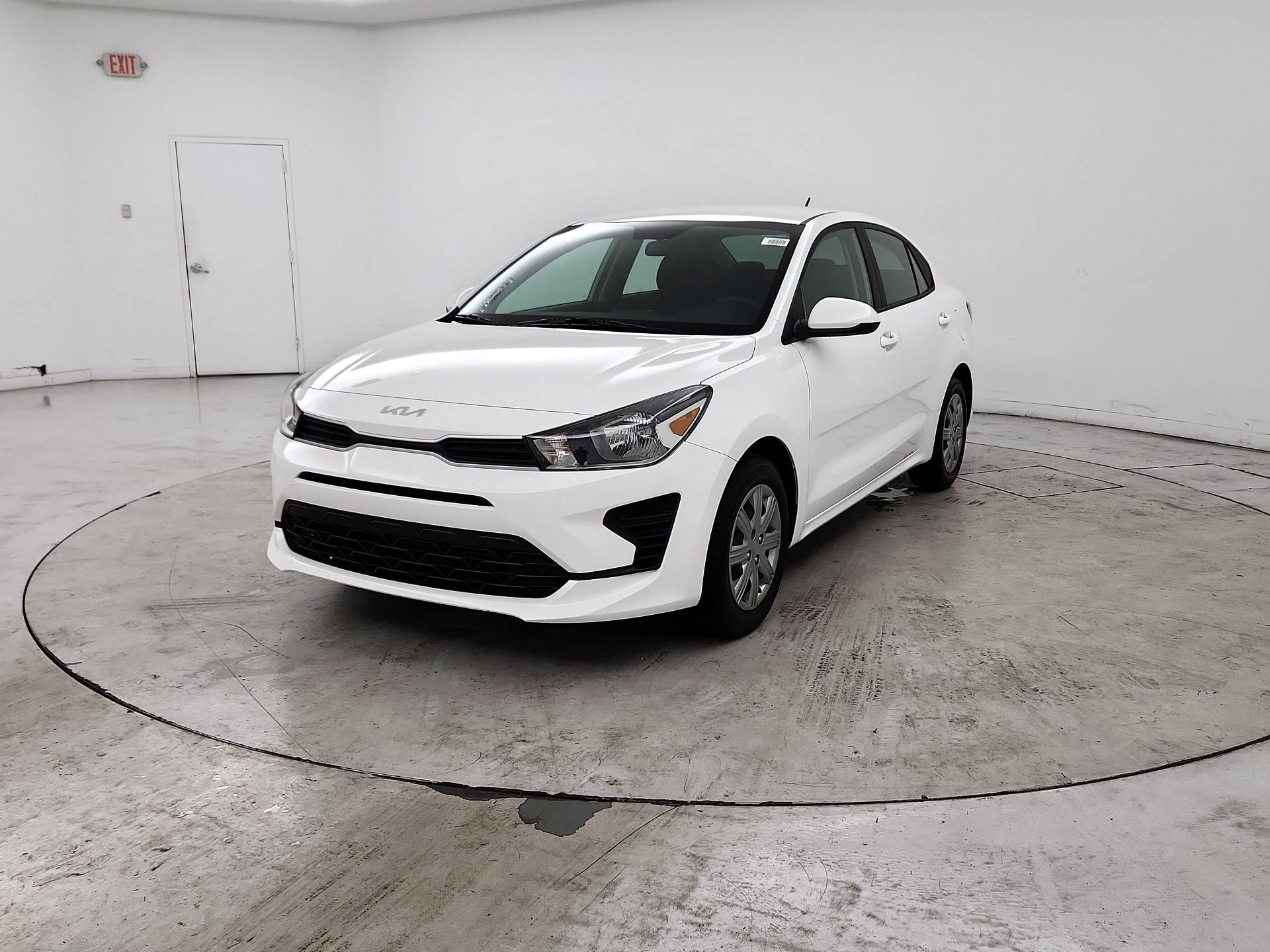 Thumbnail: 2023 Kia Rio - 3