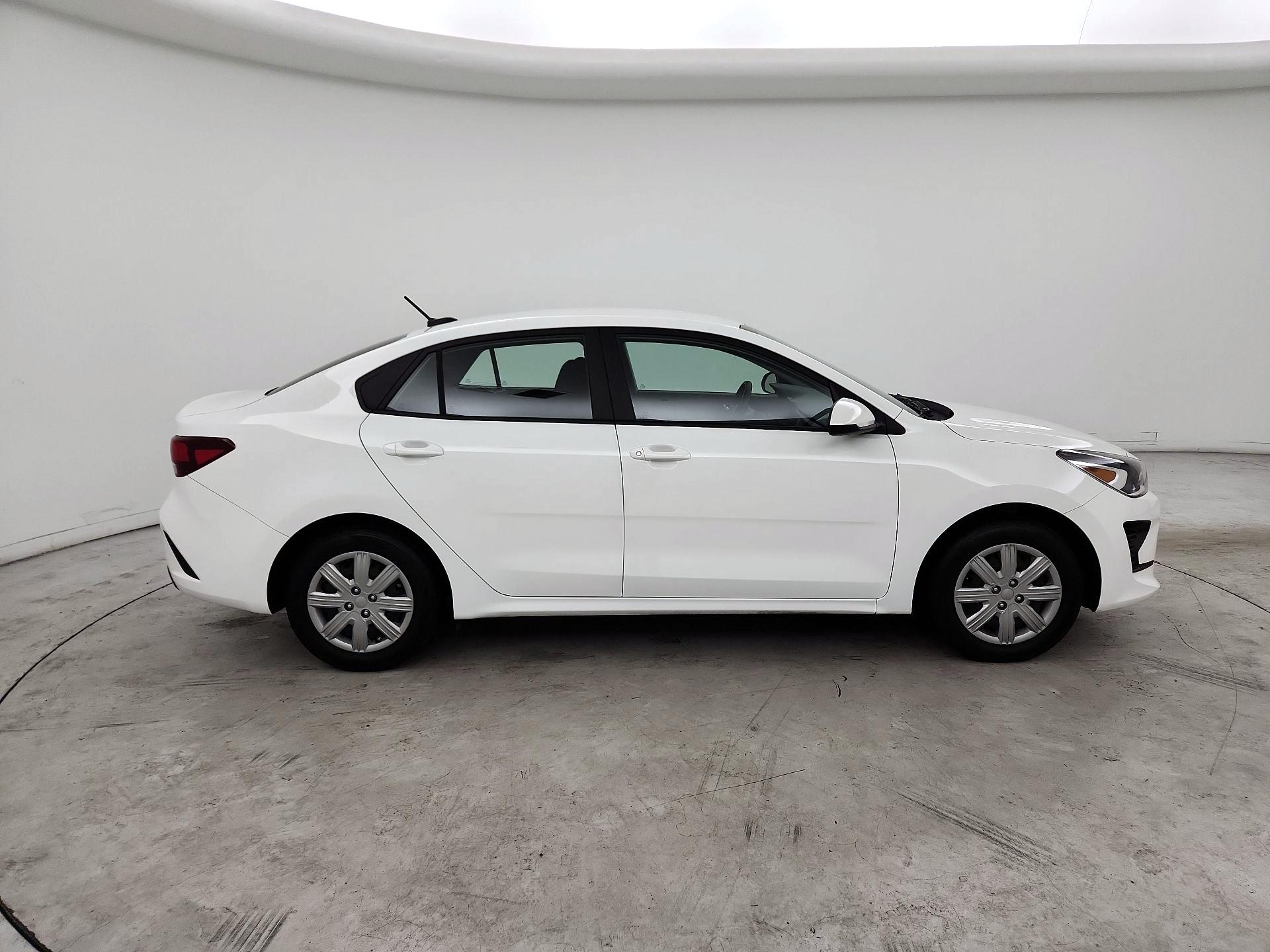 Thumbnail: 2023 Kia Rio - 4