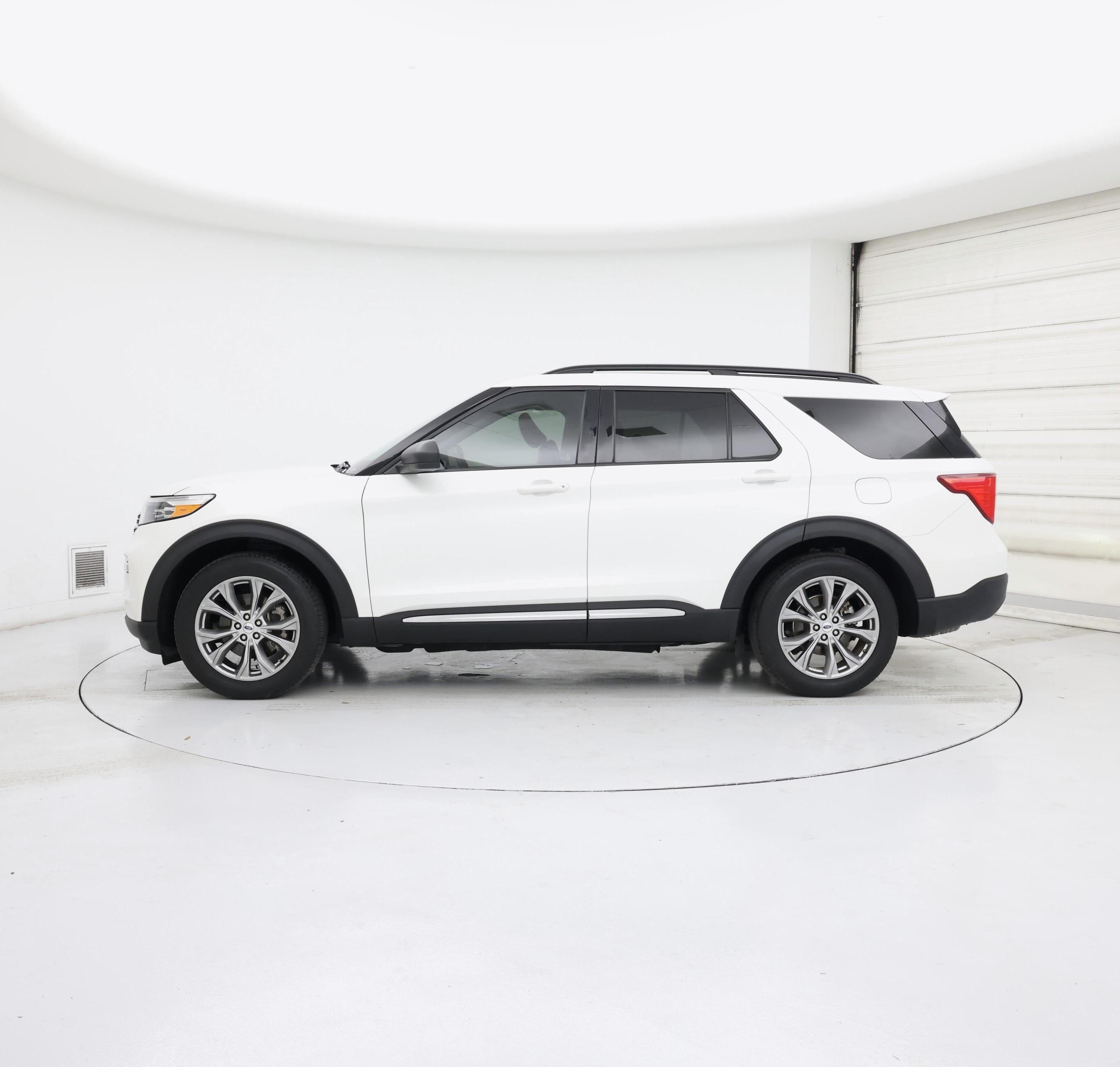 Thumbnail: 2022 Ford Explorer - 3